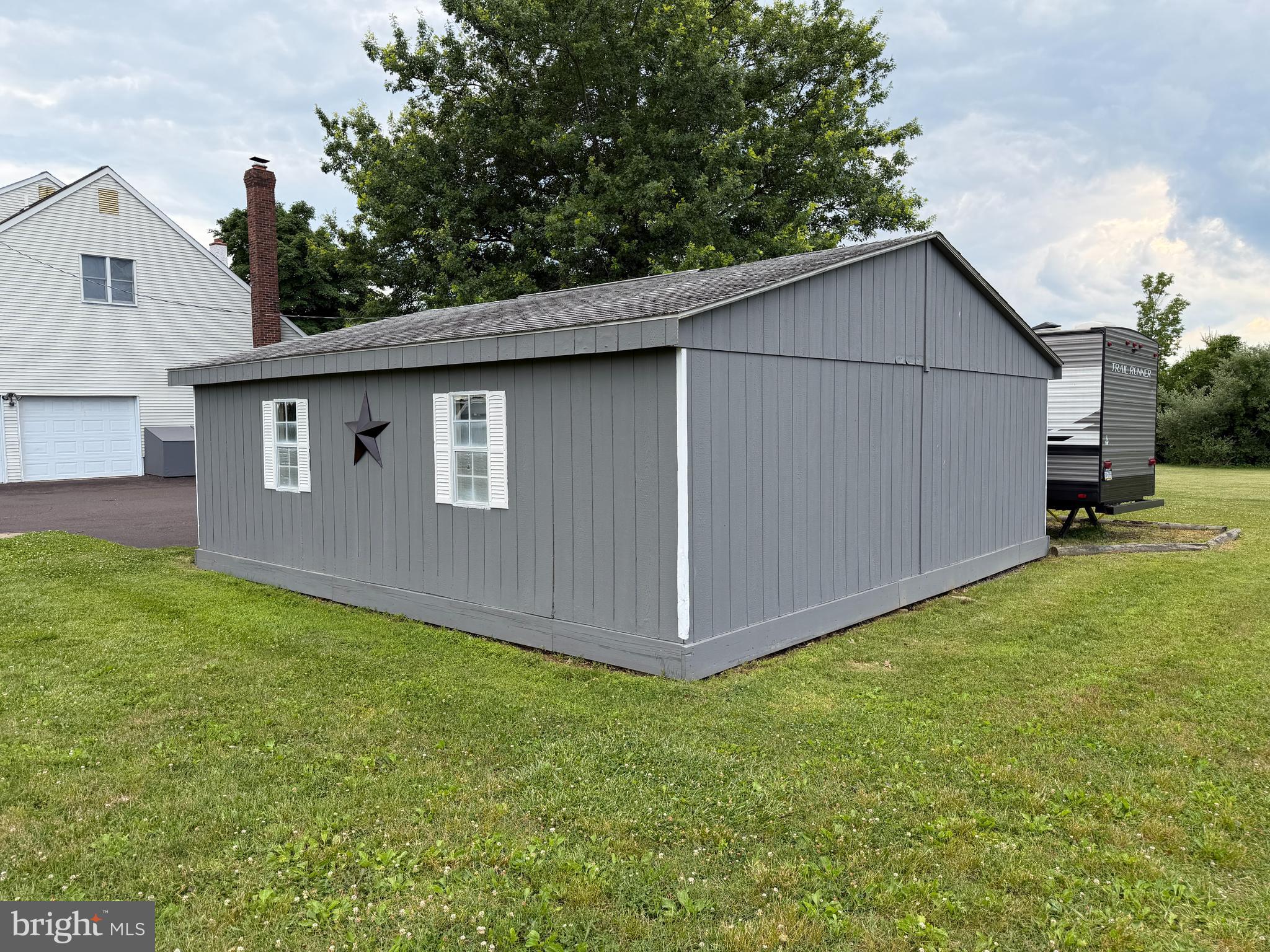 HILLTOWN - Residential