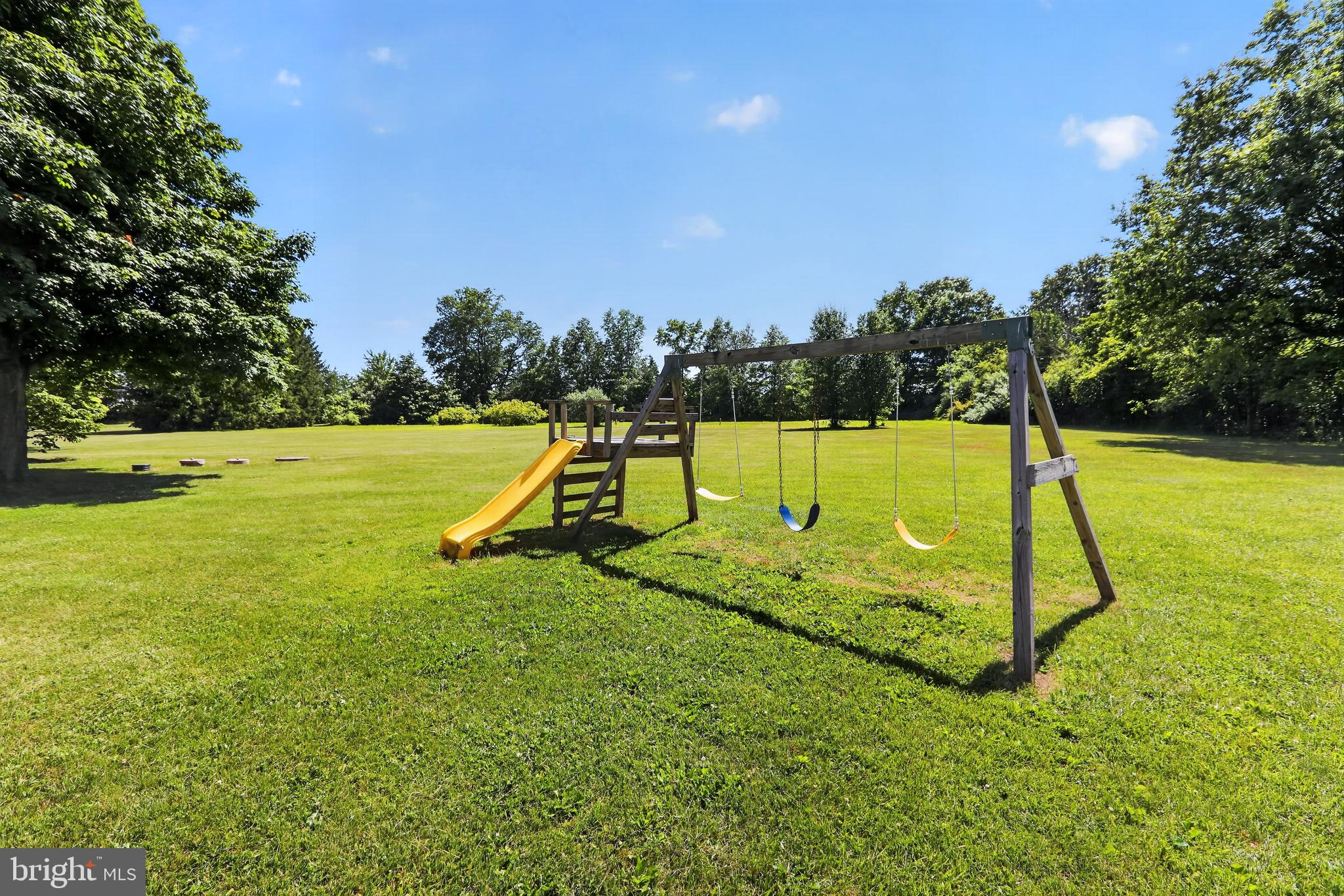 HILLTOWN - Residential