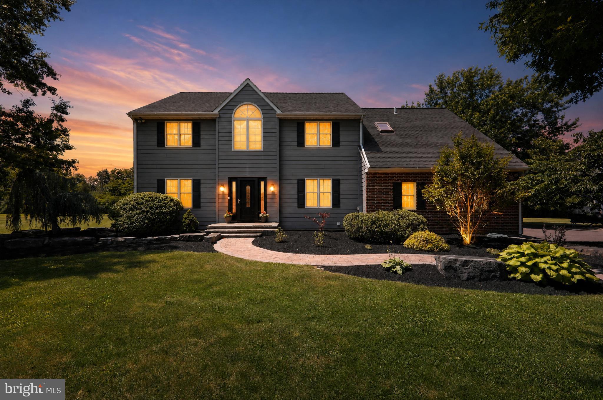 HILLTOWN - Residential
