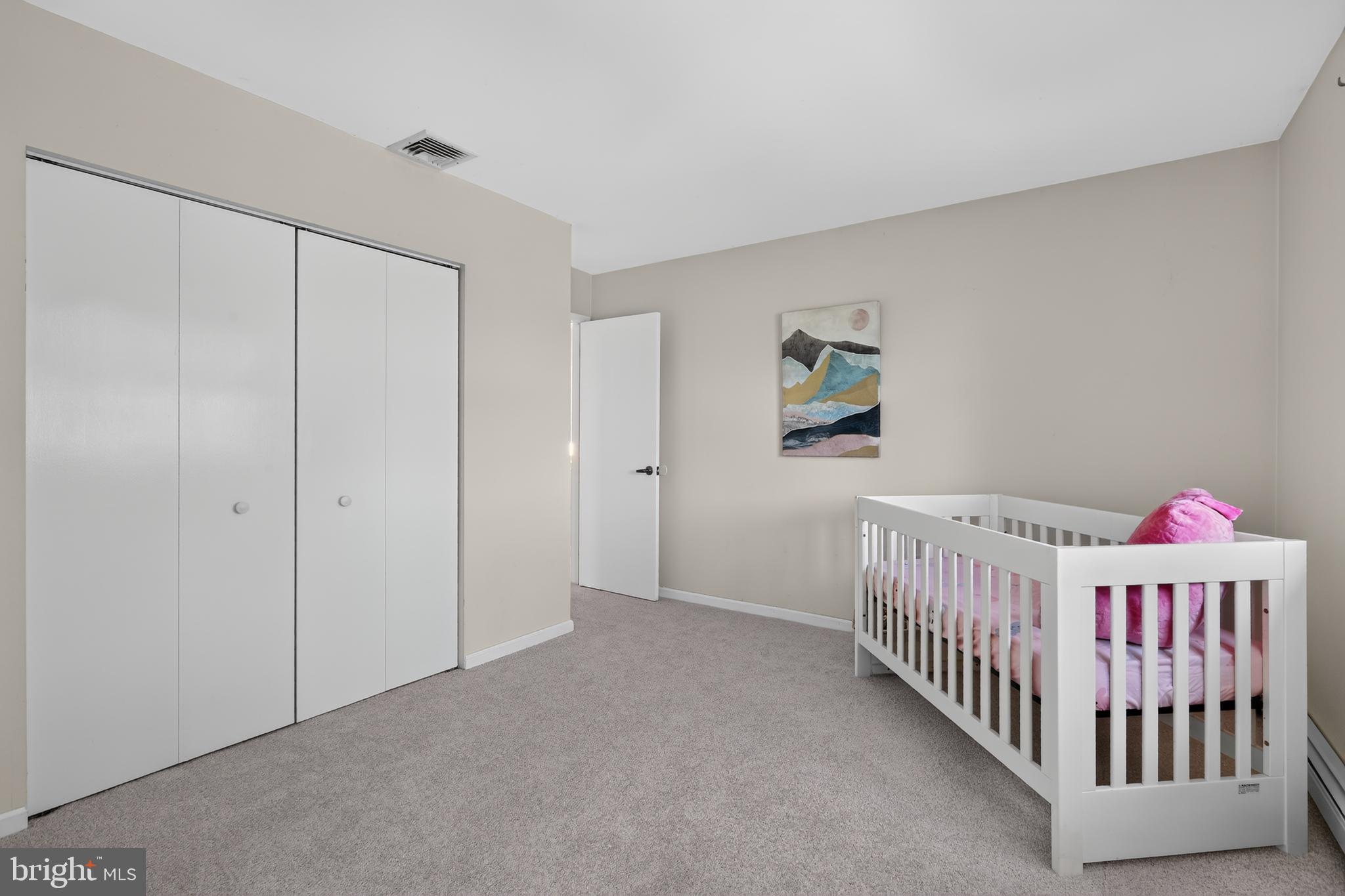 HILLTOWN - Residential