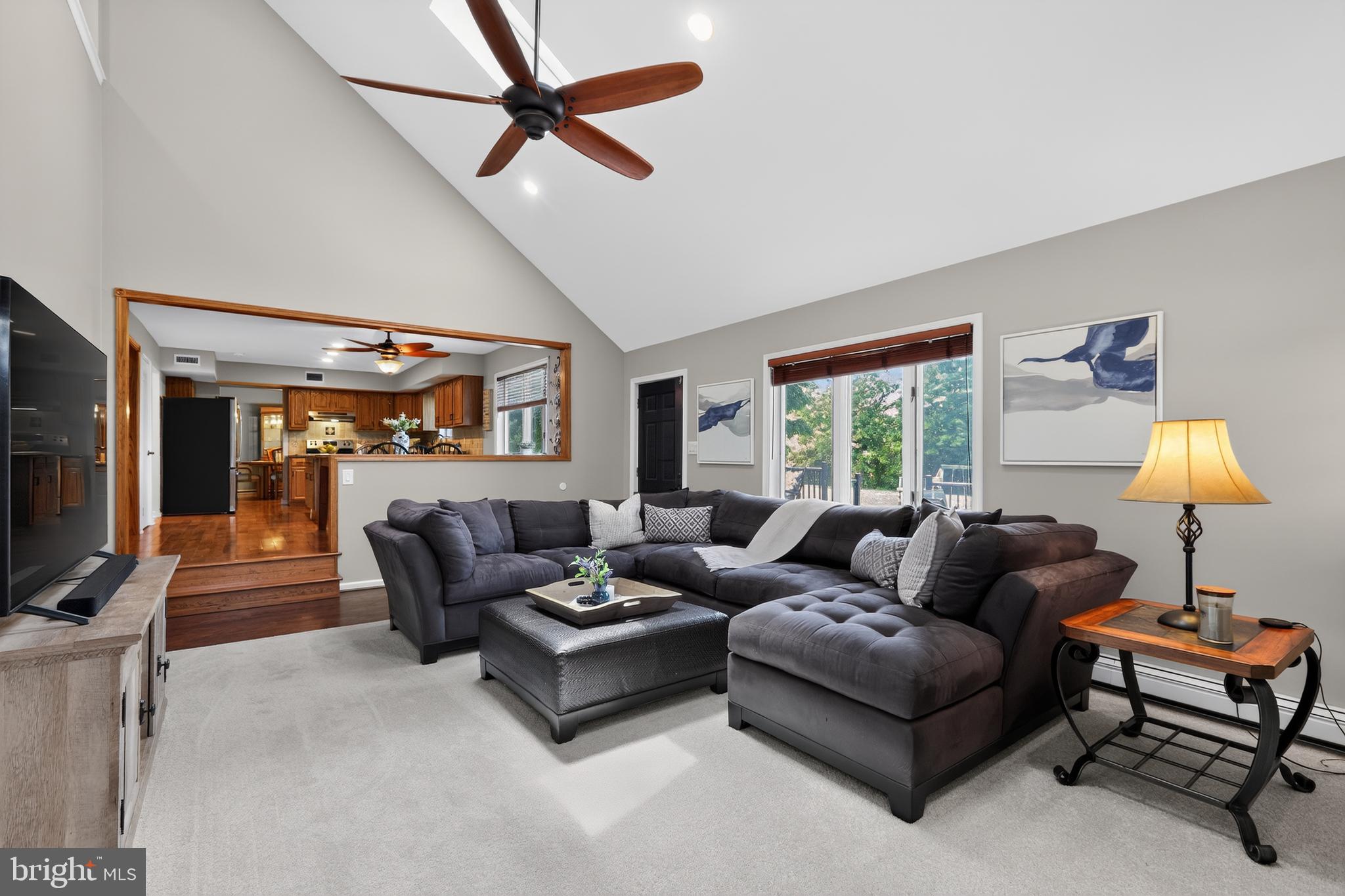 HILLTOWN - Residential