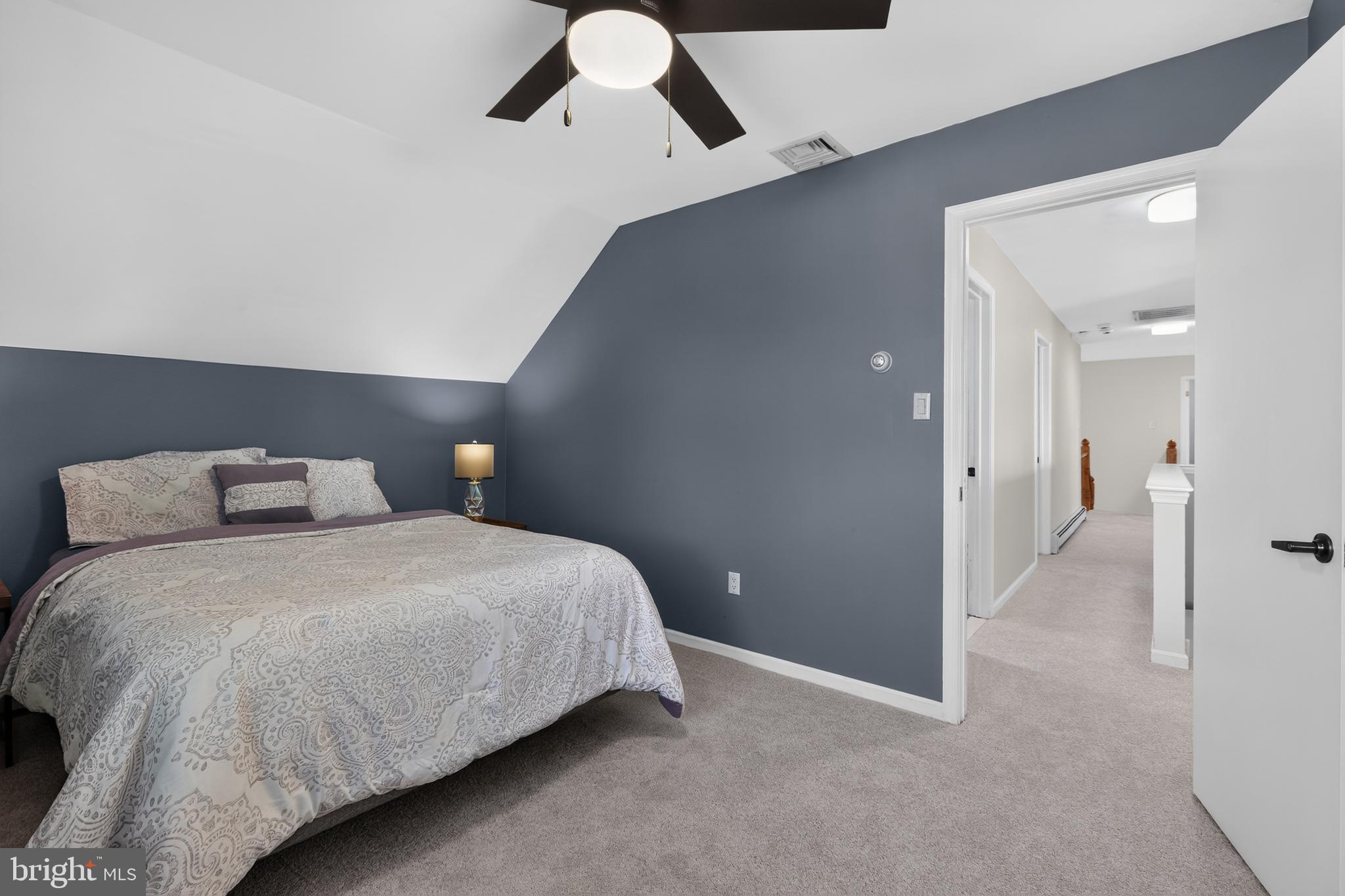 HILLTOWN - Residential
