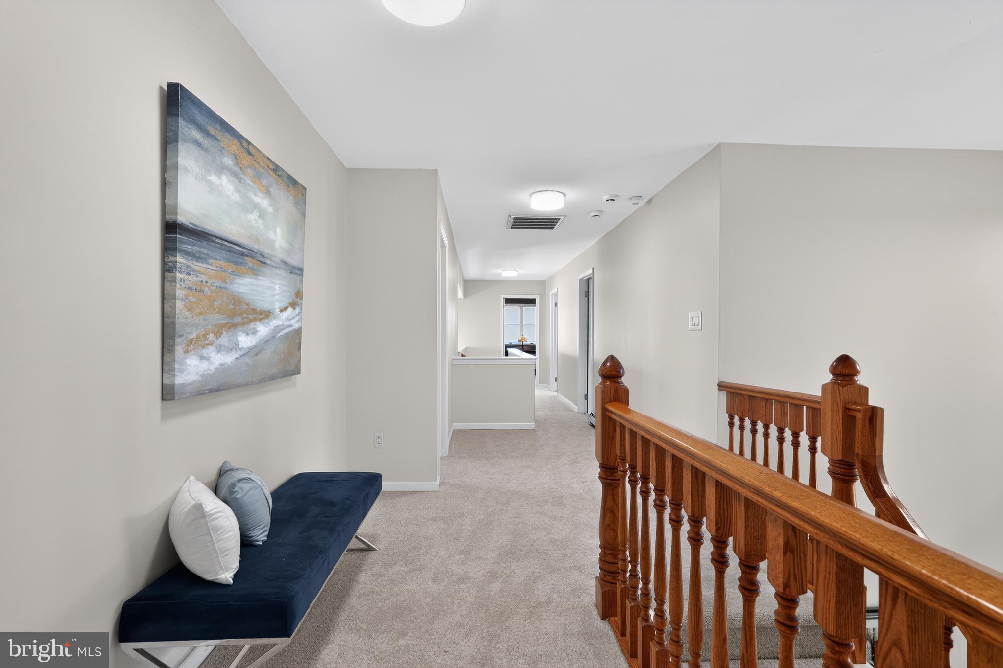 HILLTOWN - Residential