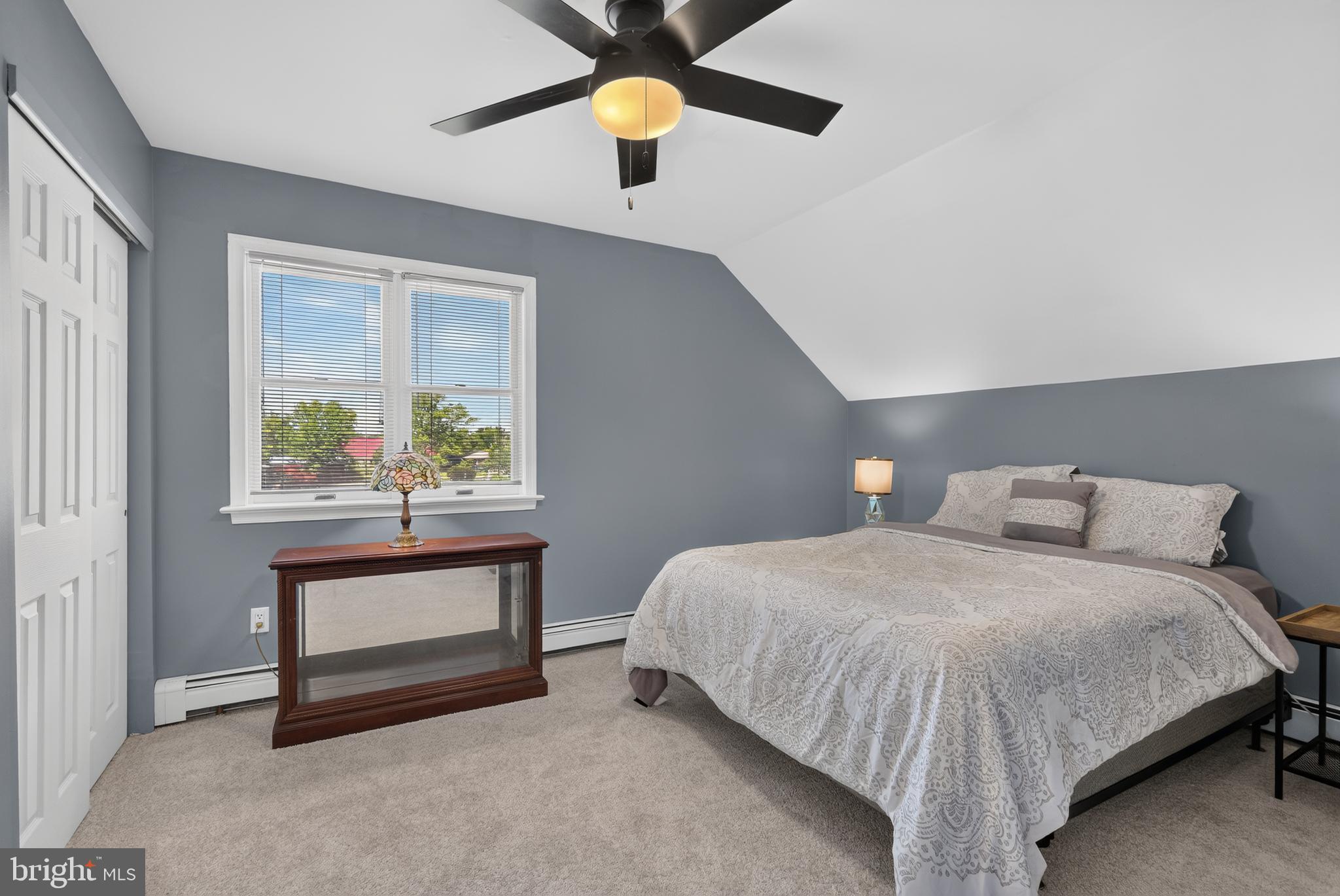 HILLTOWN - Residential