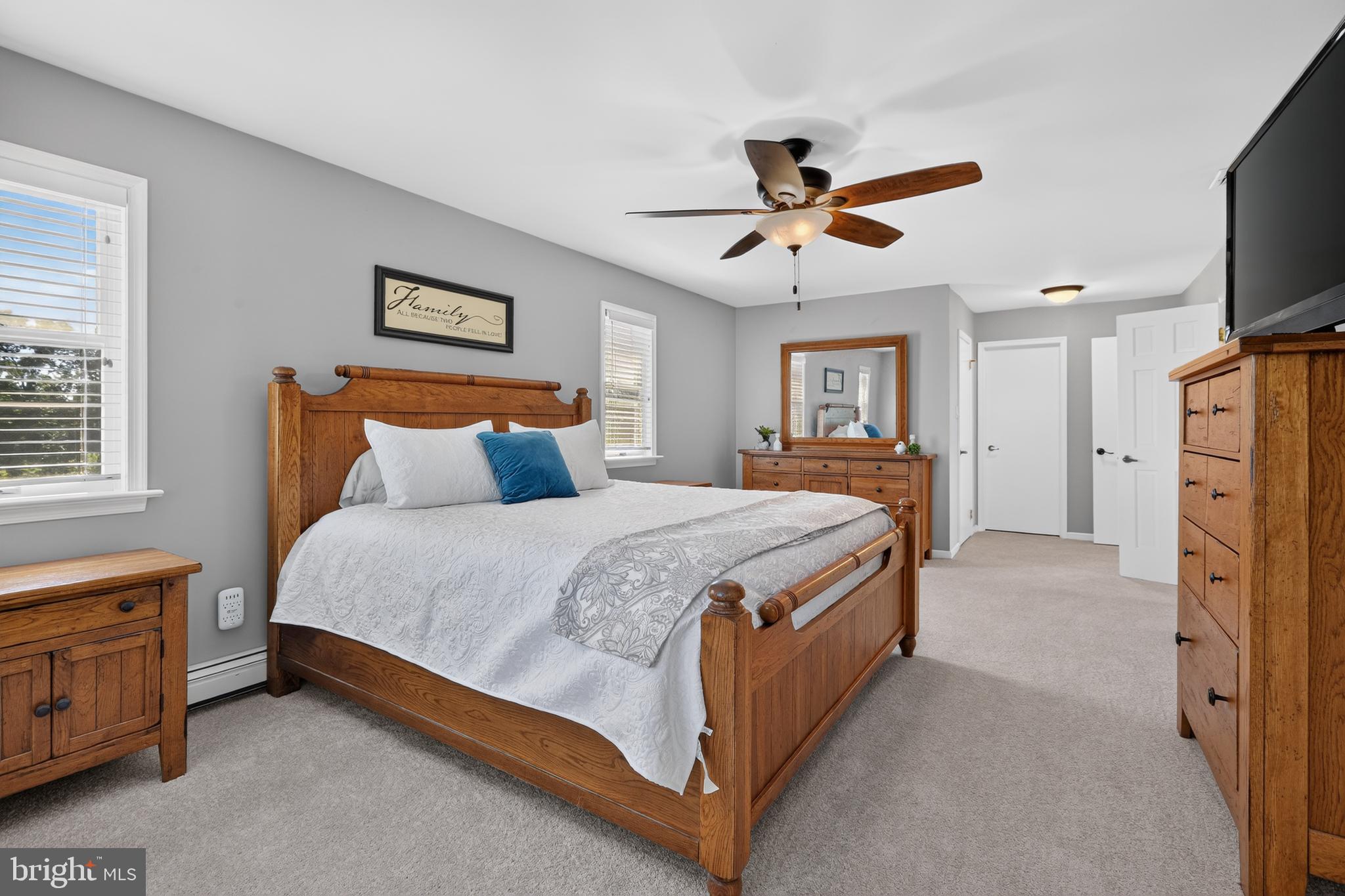 HILLTOWN - Residential