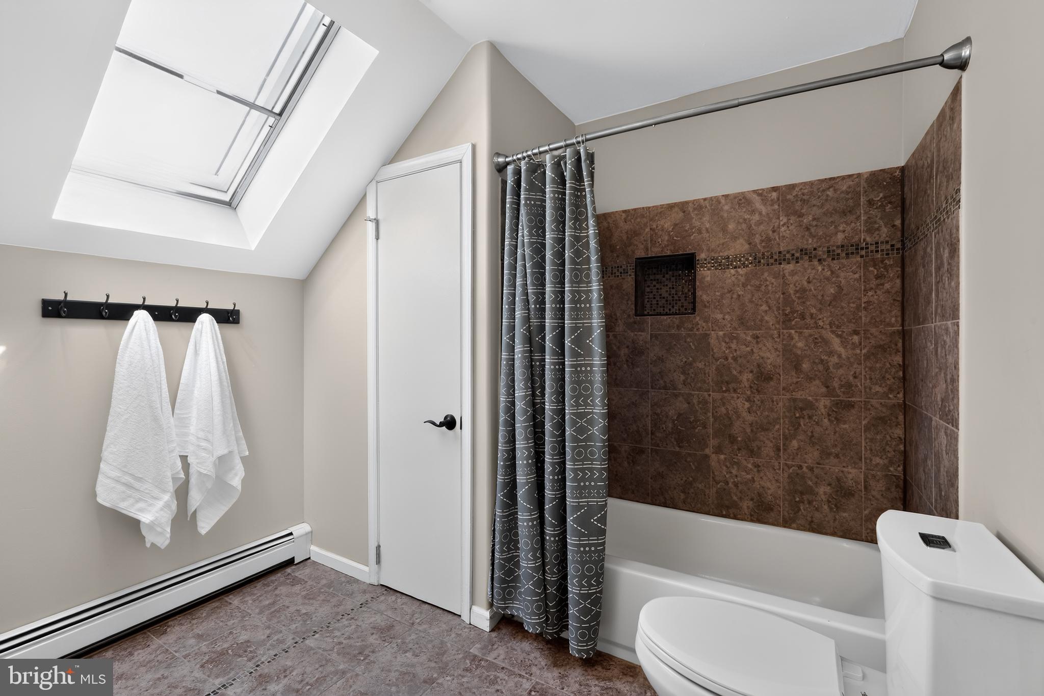 HILLTOWN - Residential