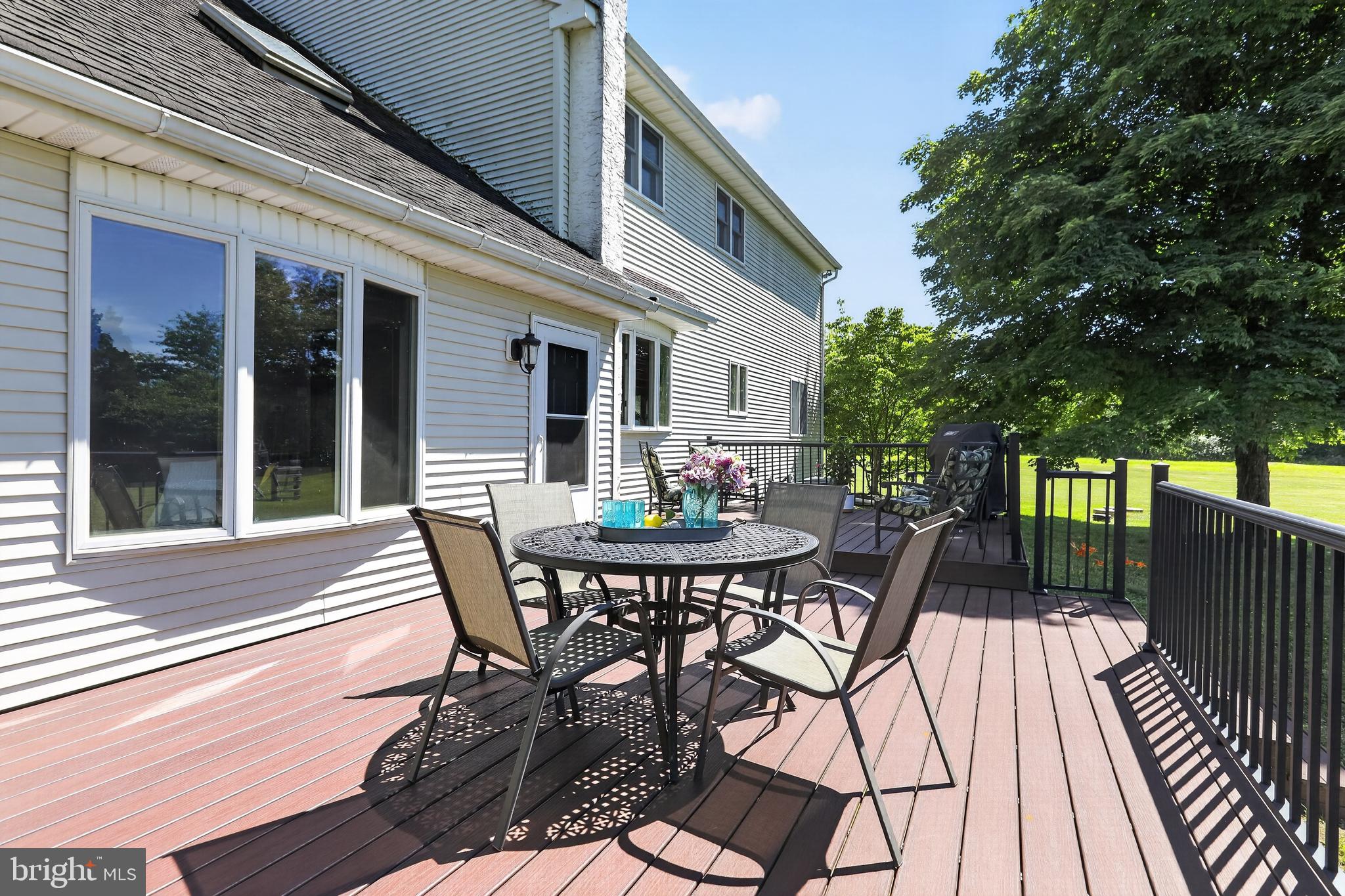 HILLTOWN - Residential