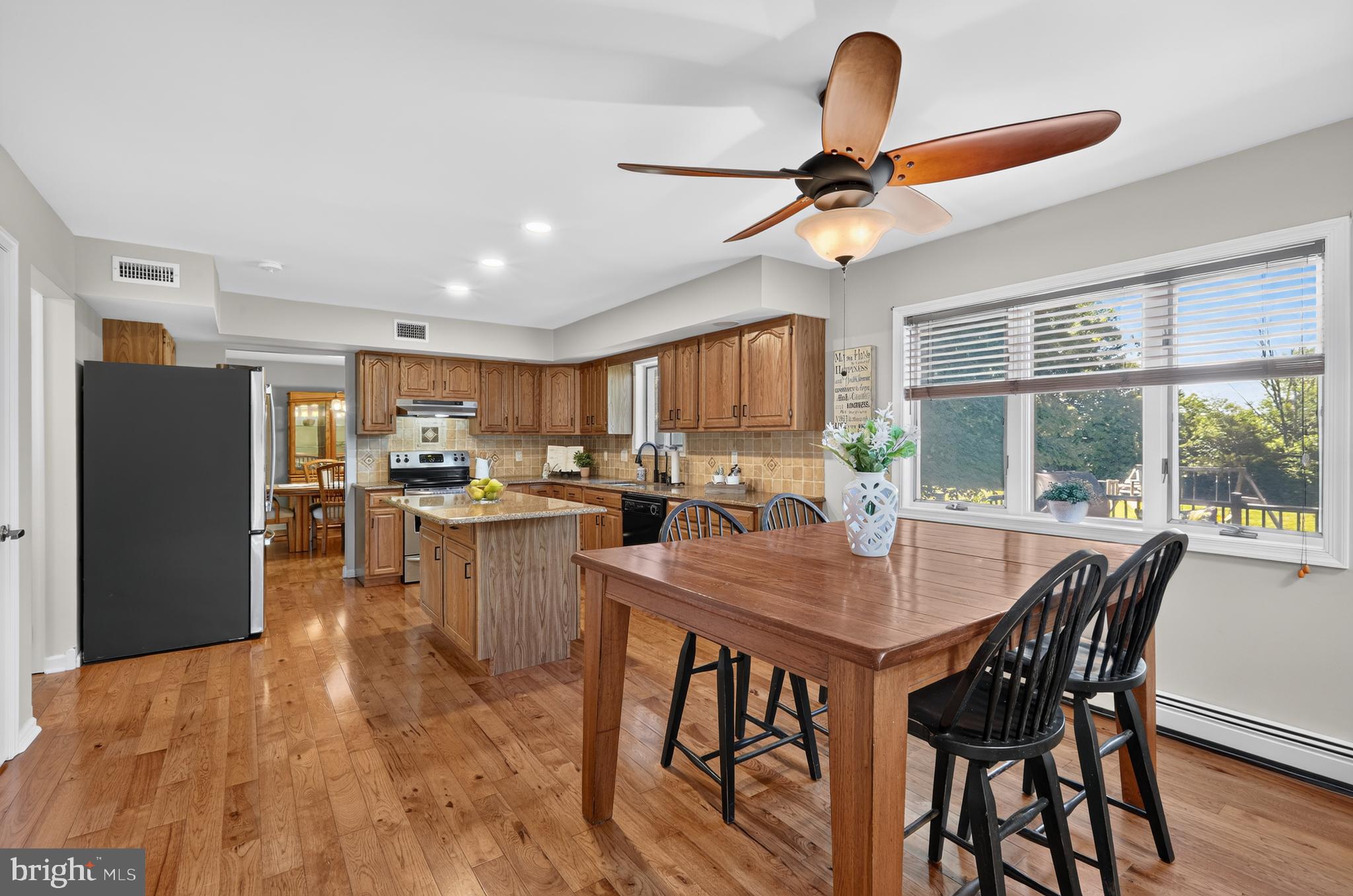 HILLTOWN - Residential