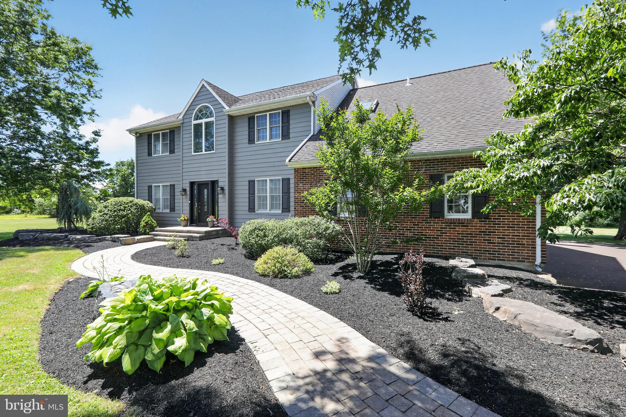HILLTOWN - Residential
