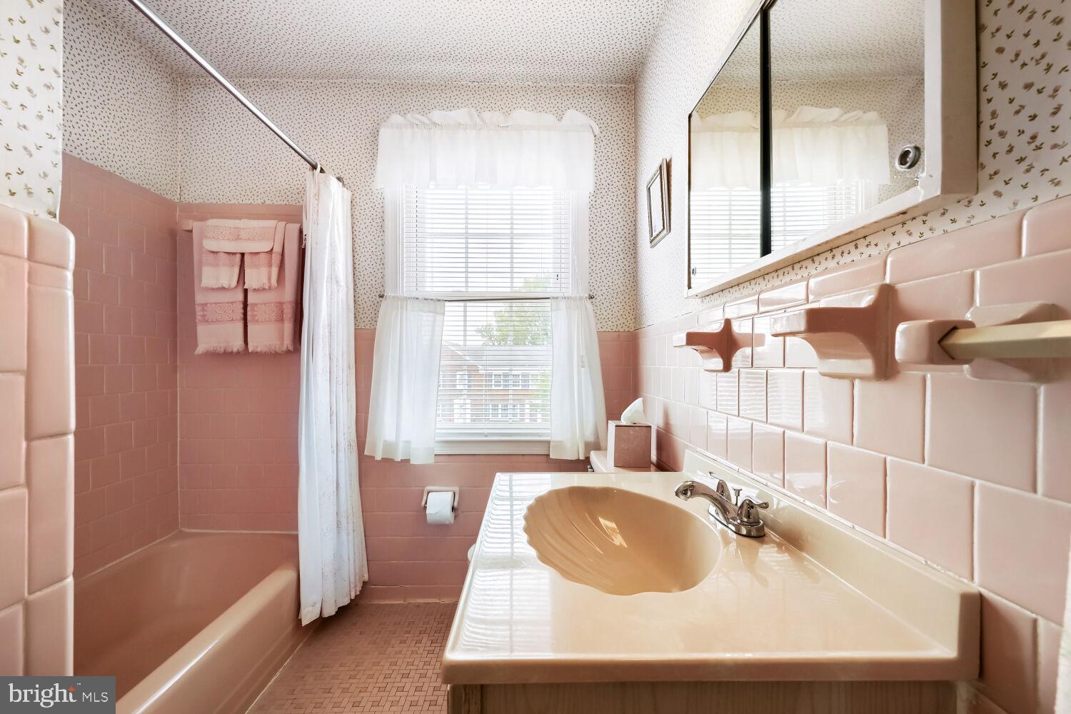 LOCH RAVEN MANOR - Residential