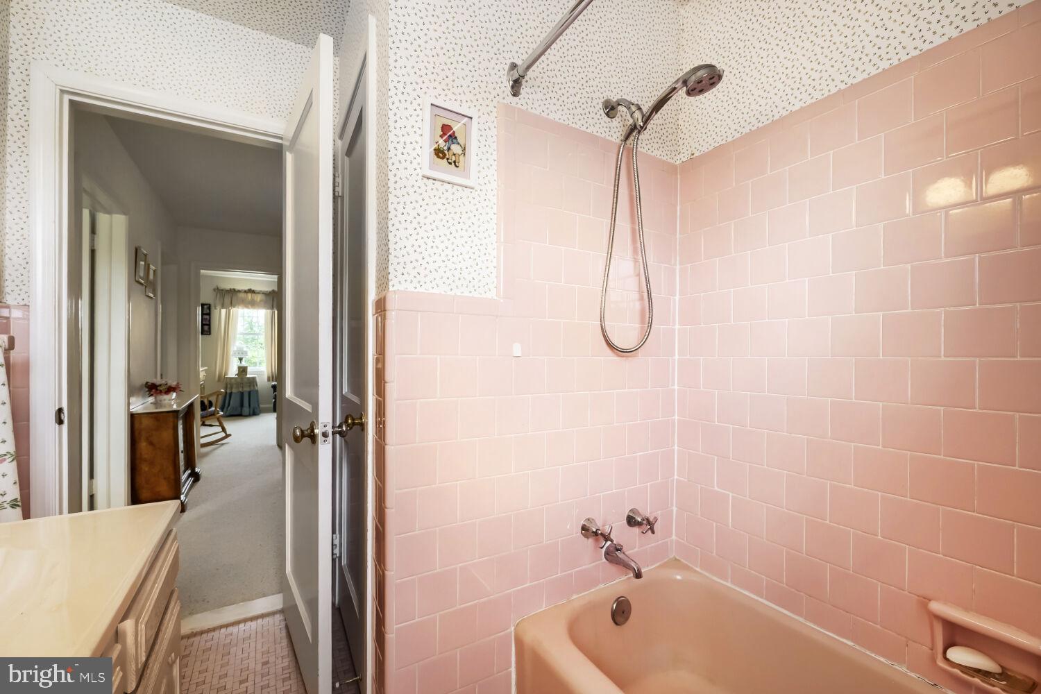 LOCH RAVEN MANOR - Residential