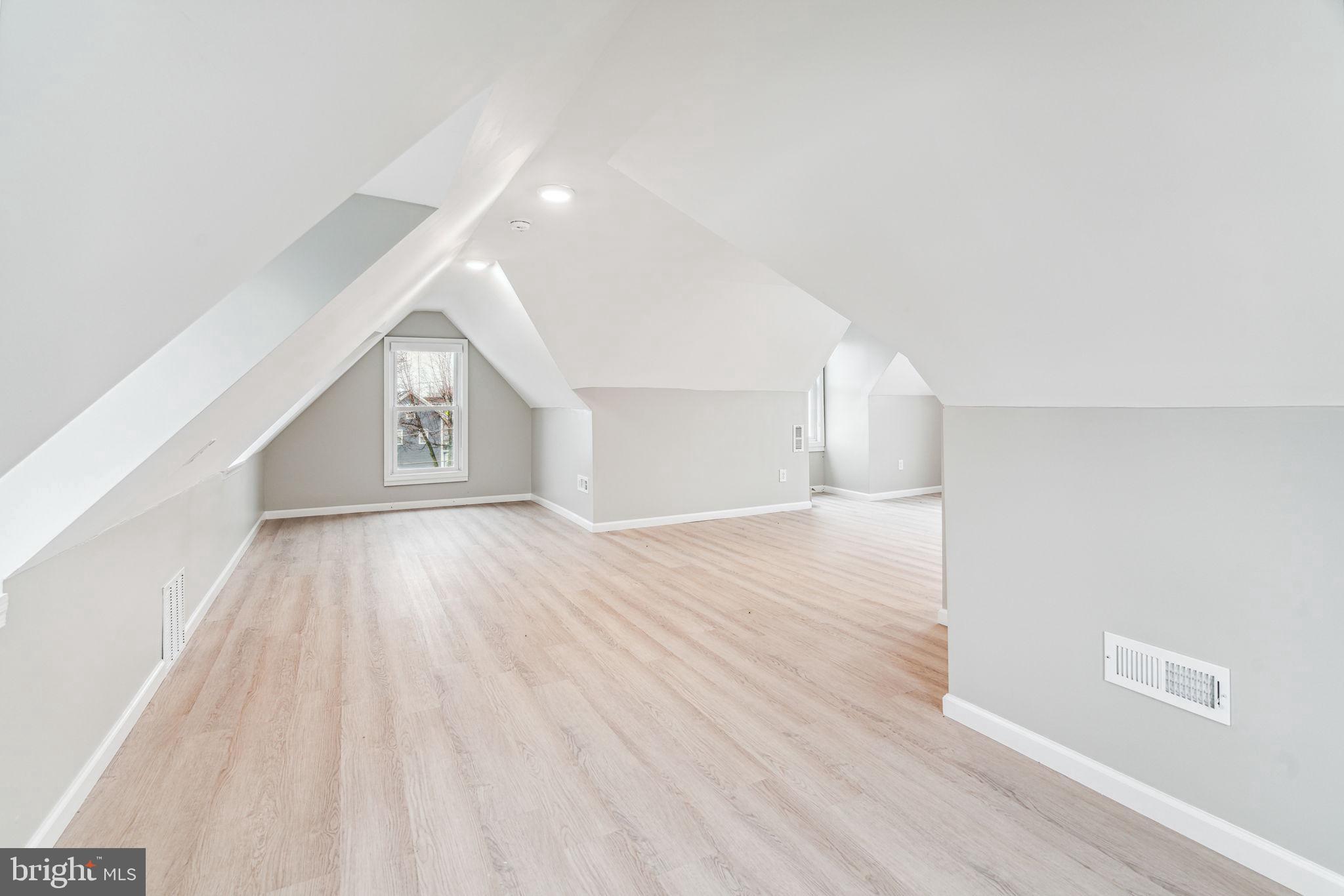 SOMERTON - Commercial Sale