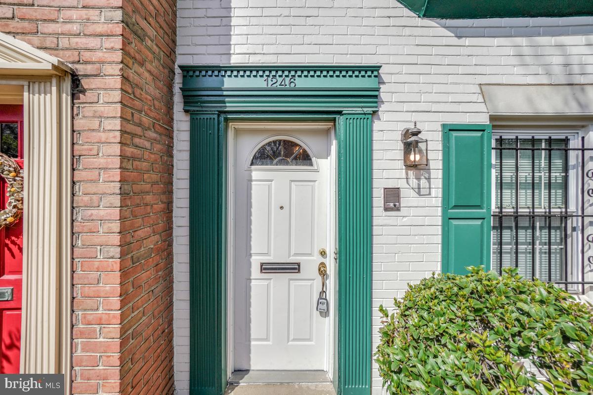 CAPITOL HILL - Residential