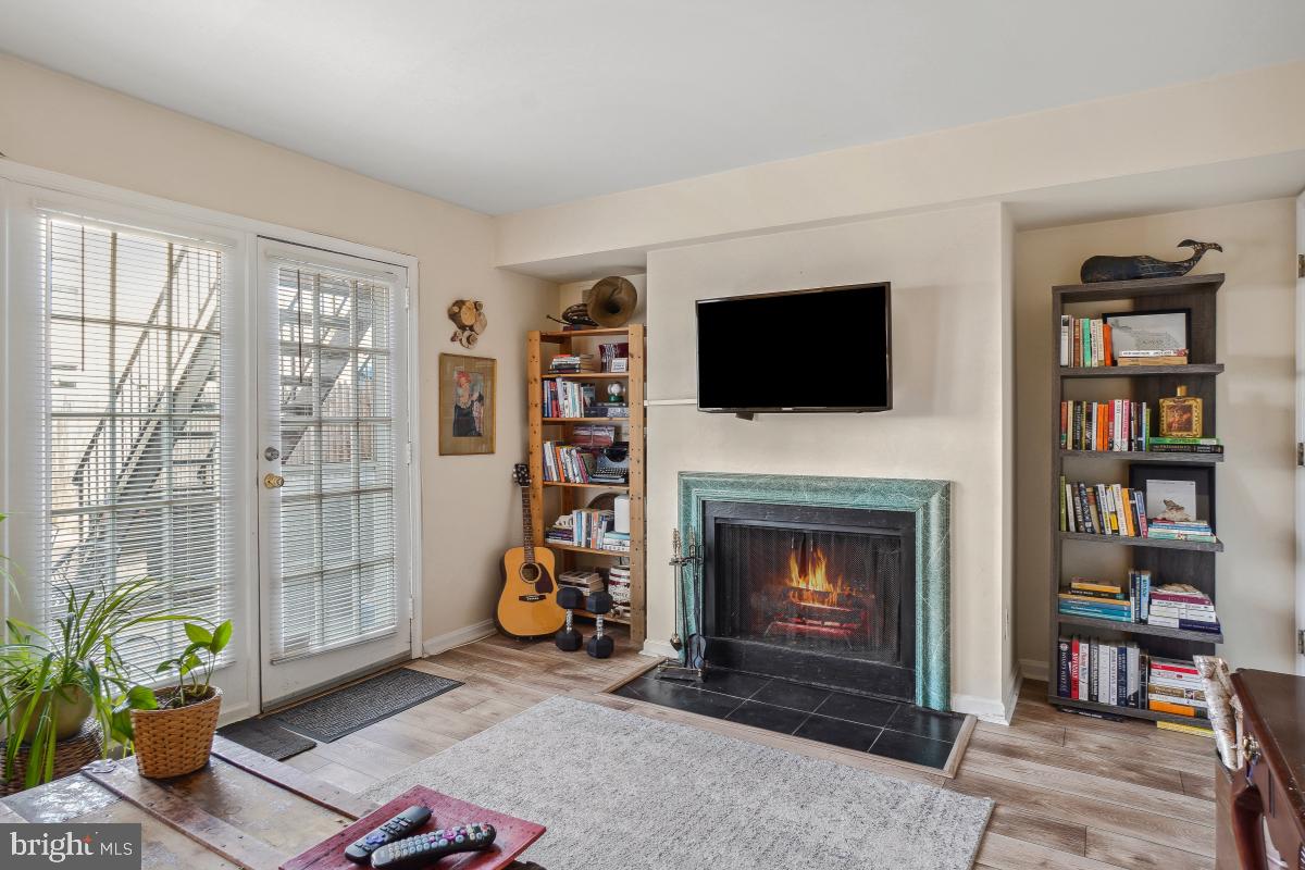 CAPITOL HILL - Residential