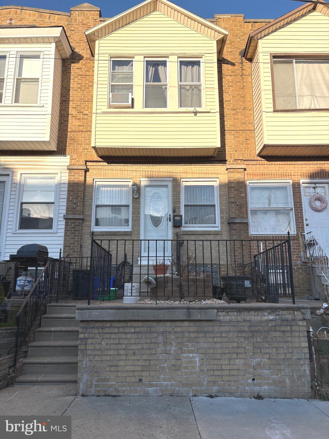 This  lovely home is great for you and your loved-ones, 3 bedrooms, 1 full bath on the second floor. laminate wood floor. close to I-95 easy to go to center city and north to new york. closed to school and transportation and business area, easy access to Torresdale, Harbison, Tacony st and to I-95. schedule to see today,