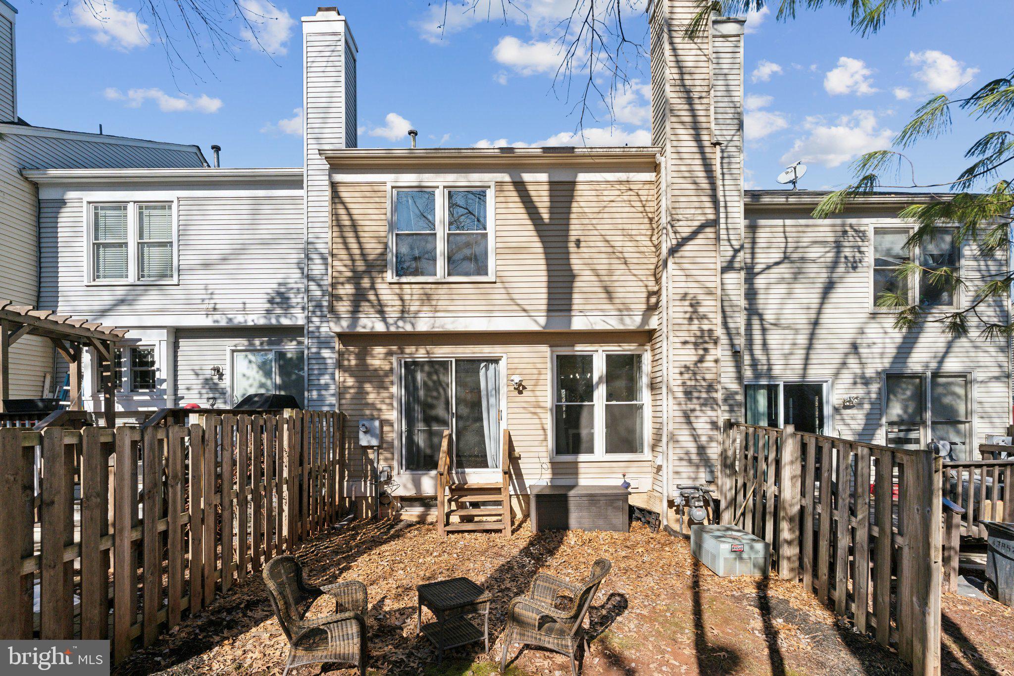 ASHBURN FARM - Residential Lease