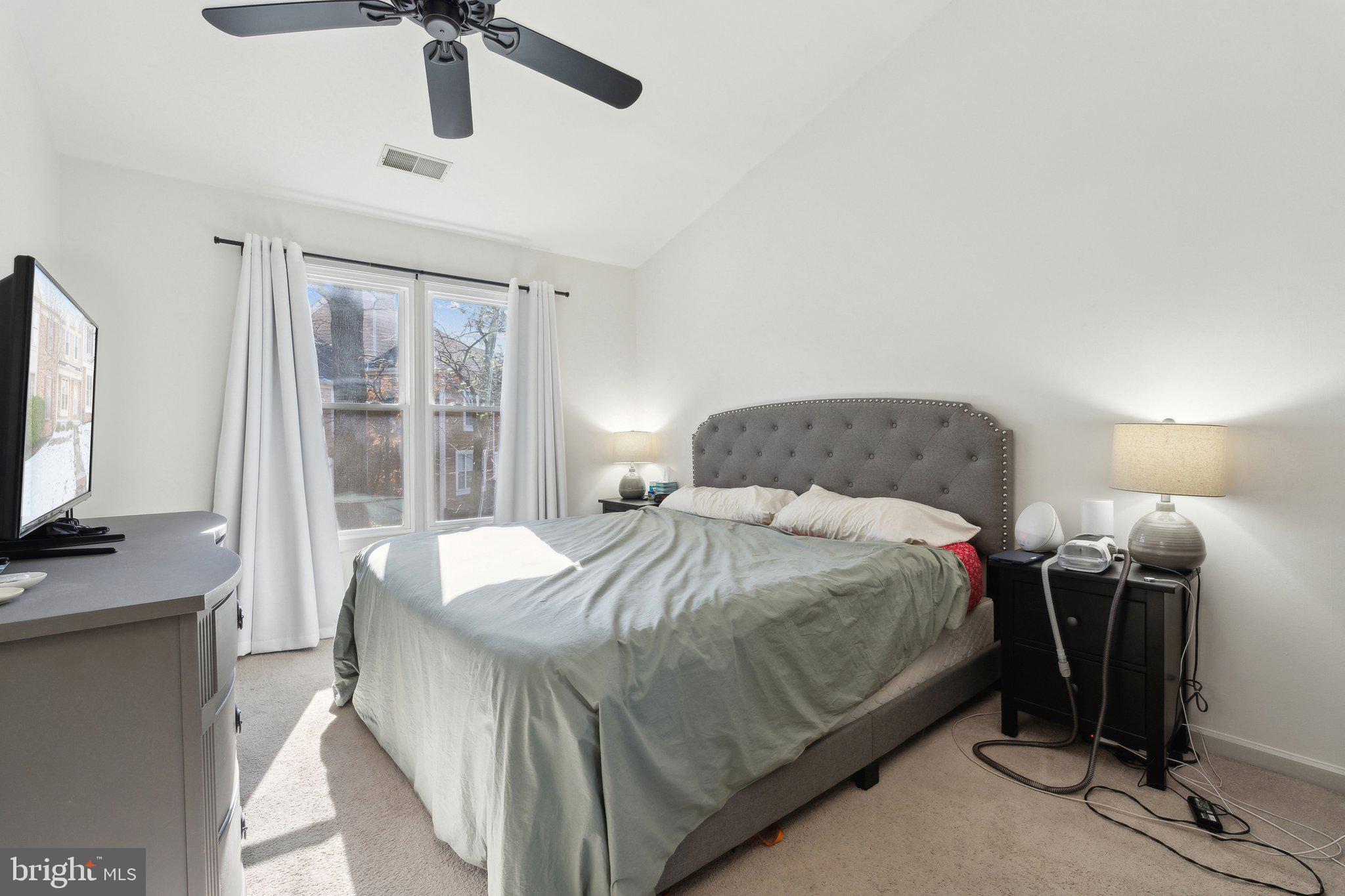 ASHBURN FARM - Residential Lease