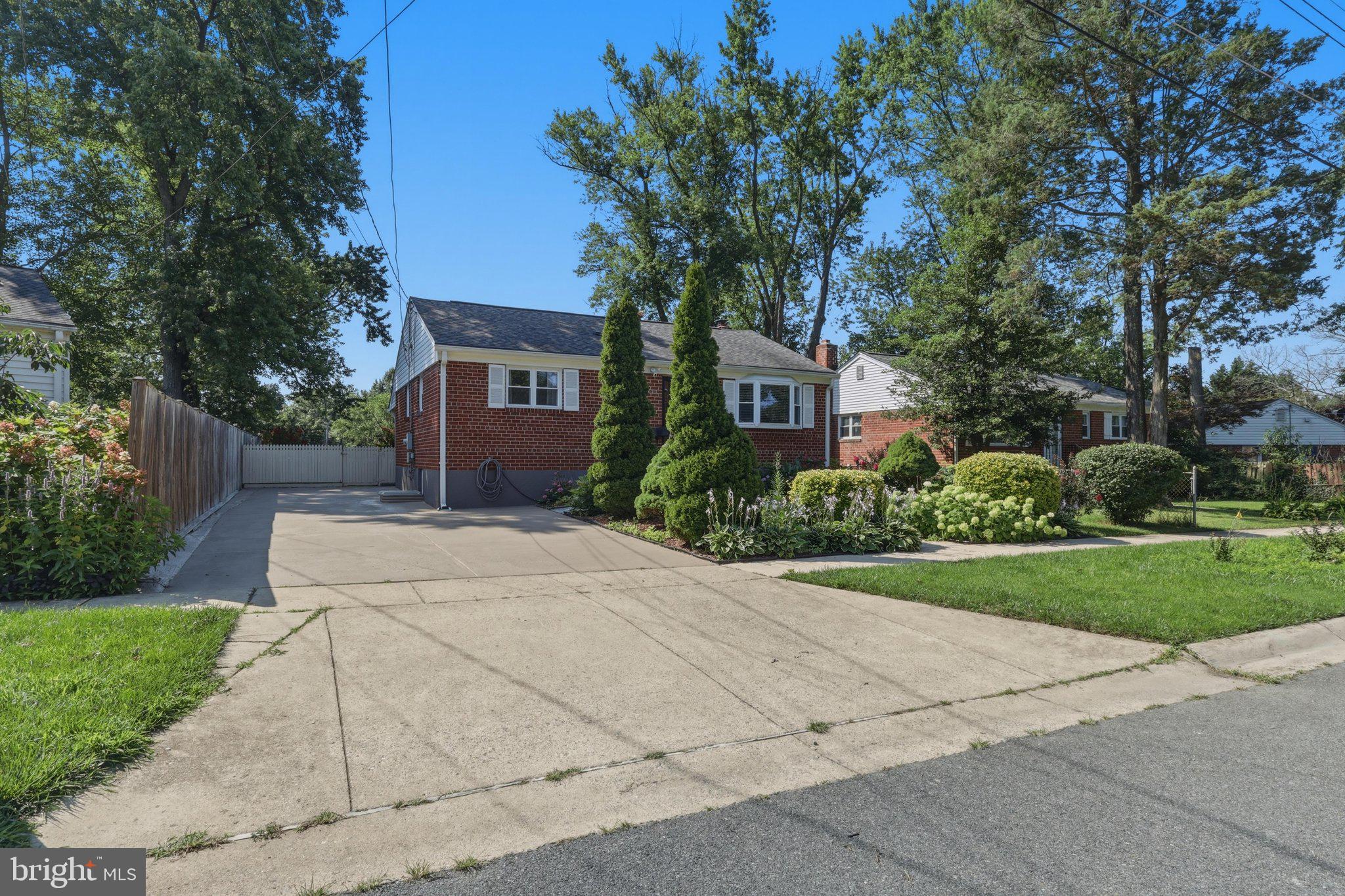 WHEATON WOODS - Residential