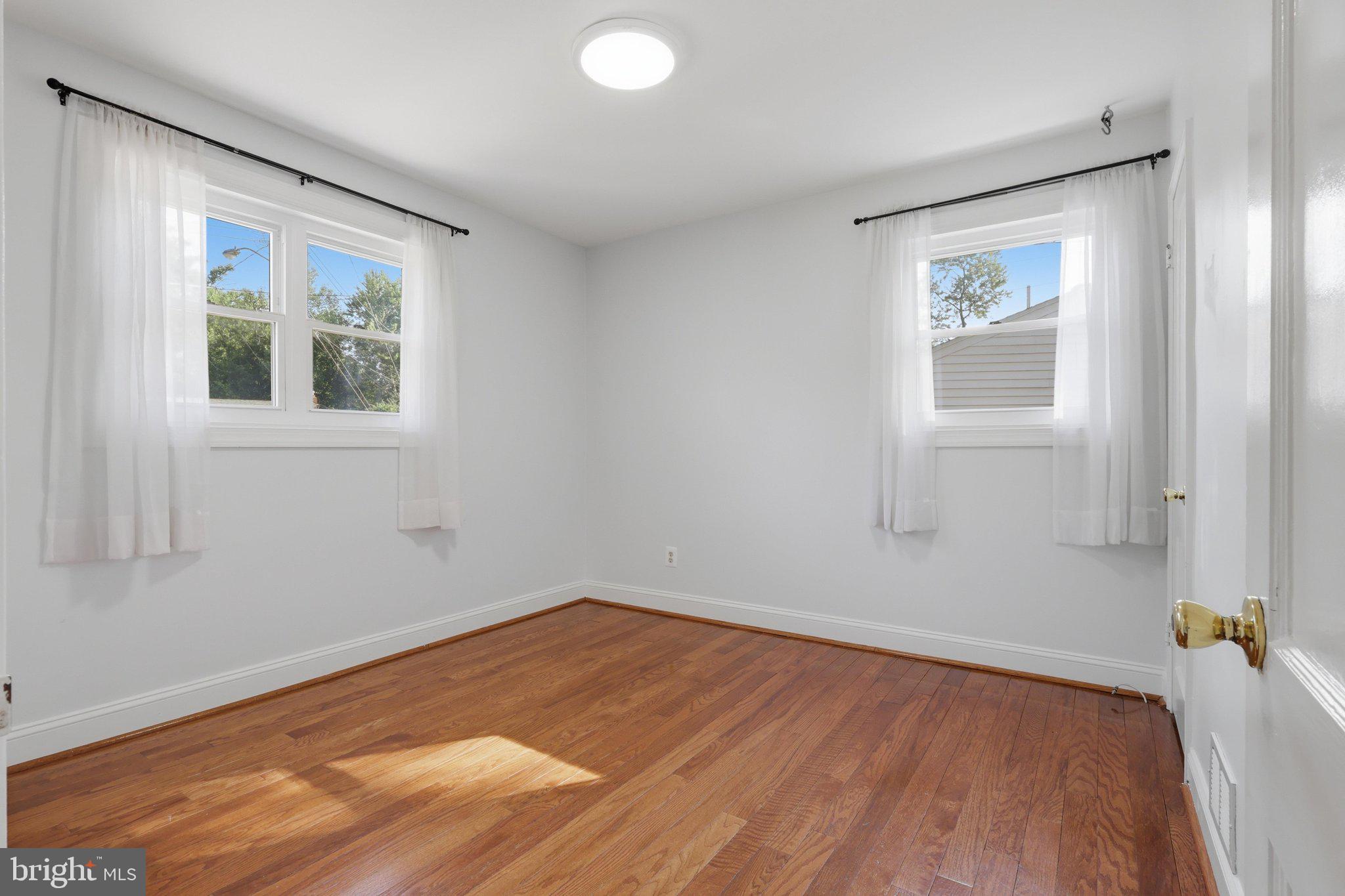 WHEATON WOODS - Residential