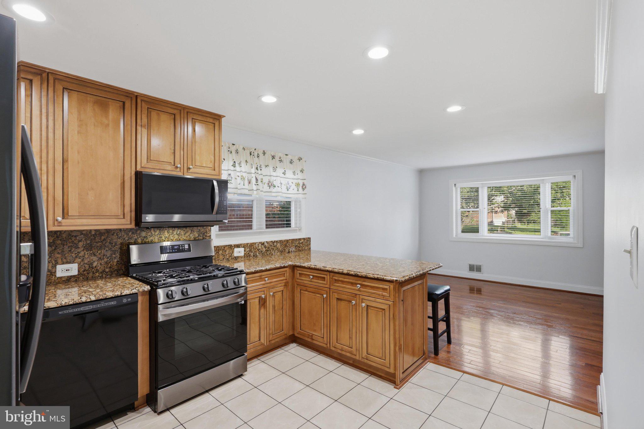 WHEATON WOODS - Residential