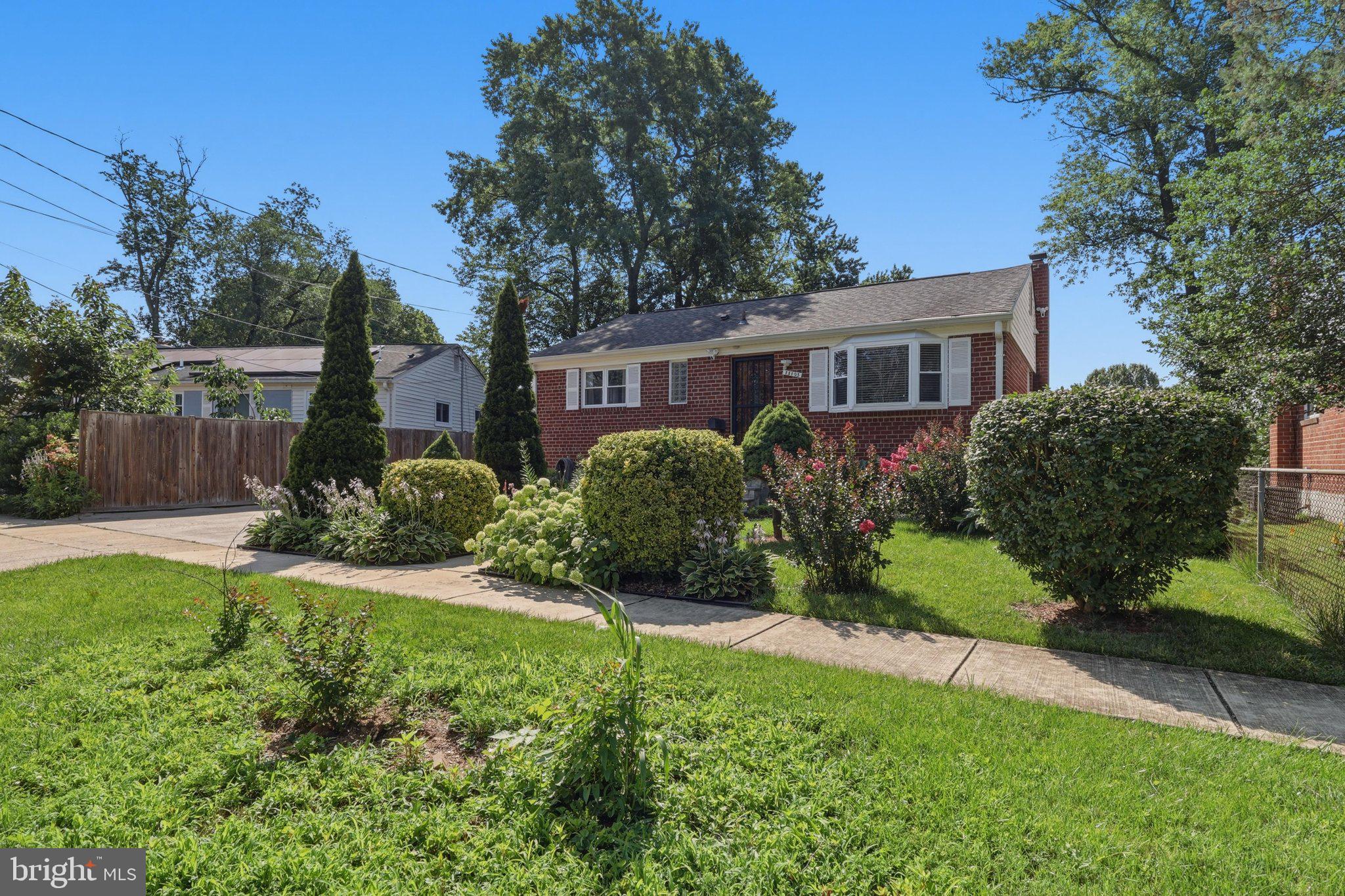 WHEATON WOODS - Residential