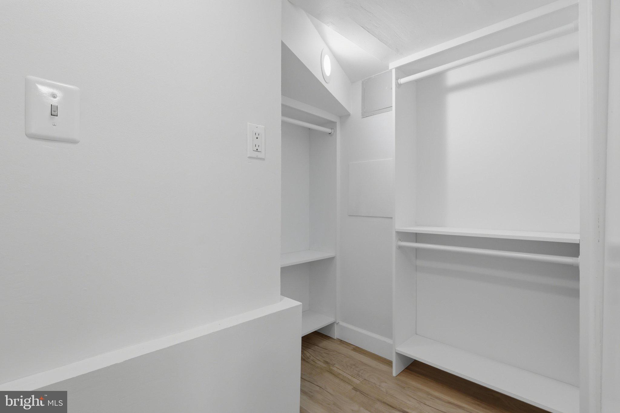 WHEATON WOODS - Residential