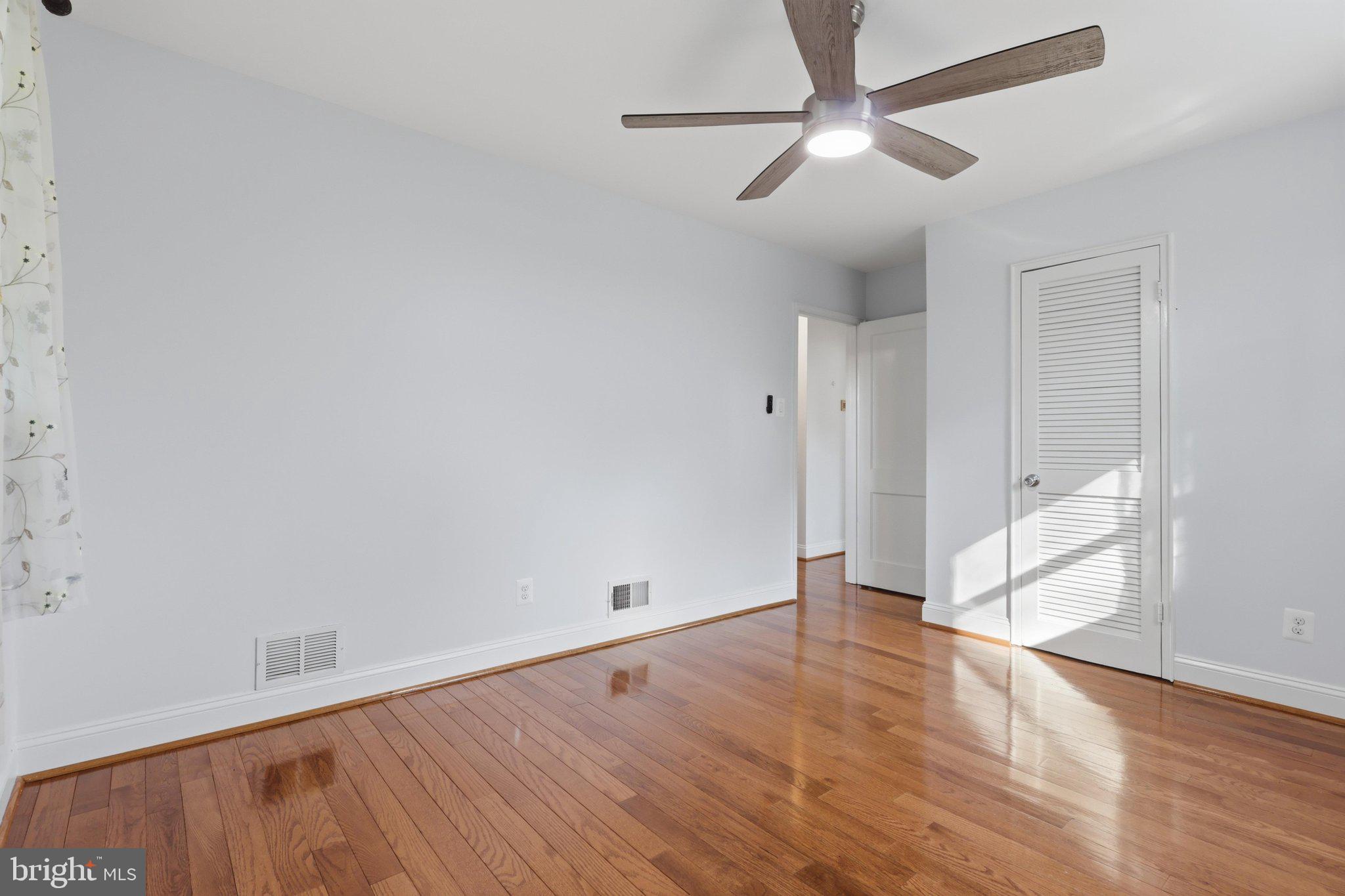 WHEATON WOODS - Residential