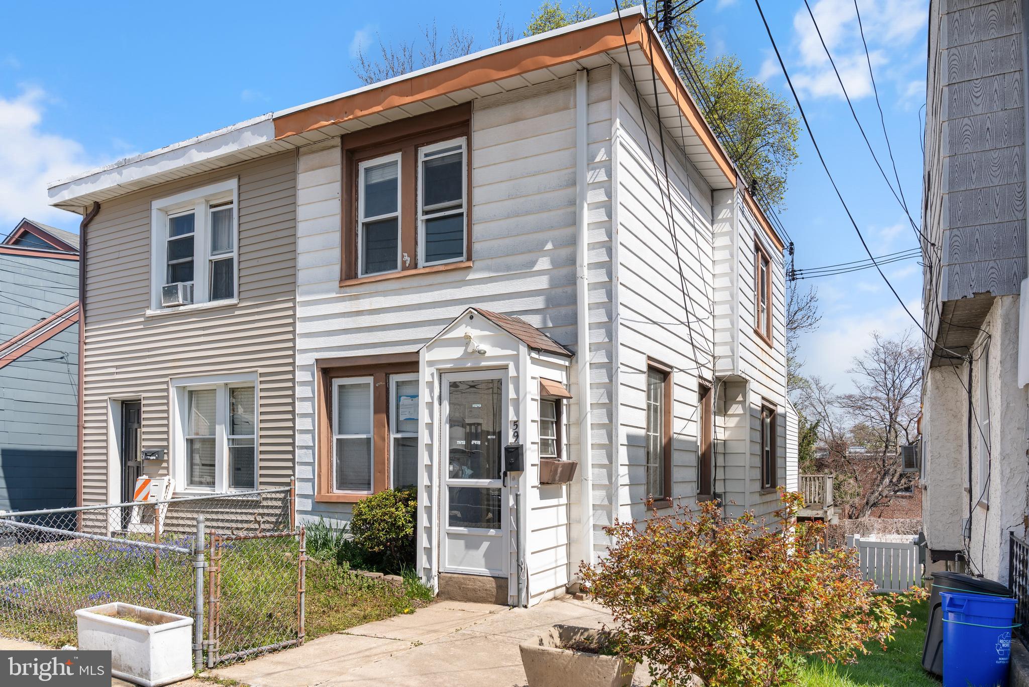 CLIFTON HEIGHTS - Residential