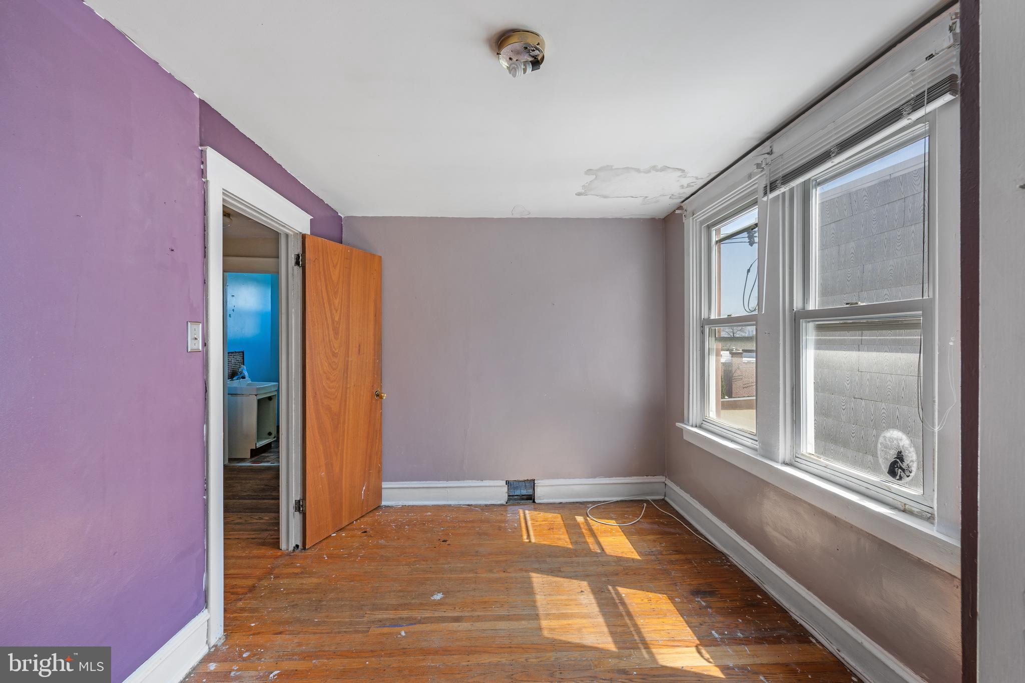 CLIFTON HEIGHTS - Residential