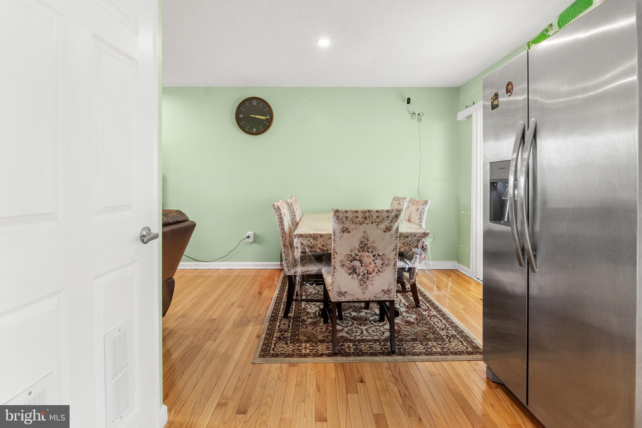 KNIGHTSBRIDGE - Residential