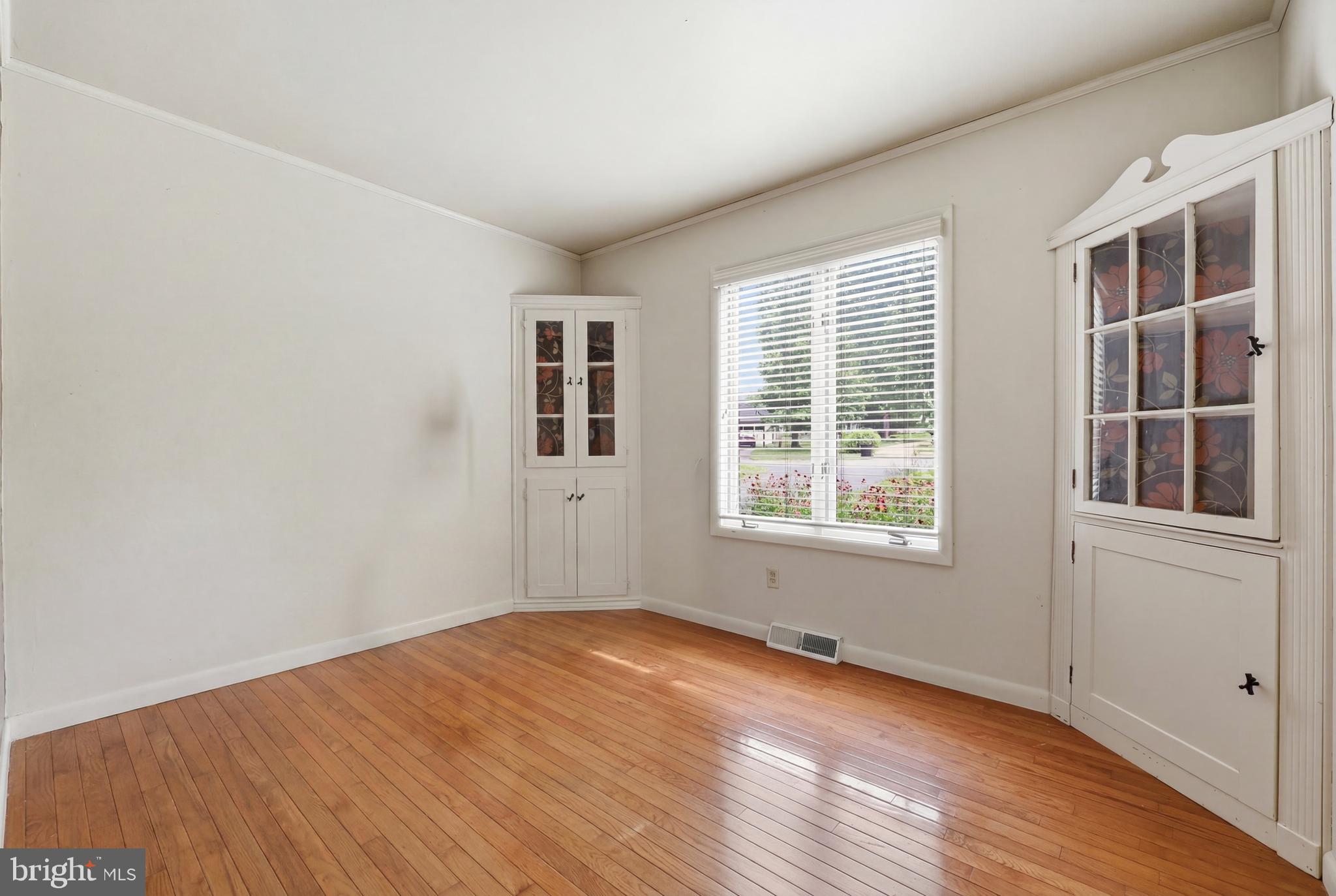 WOODBRIER MANOR - Residential