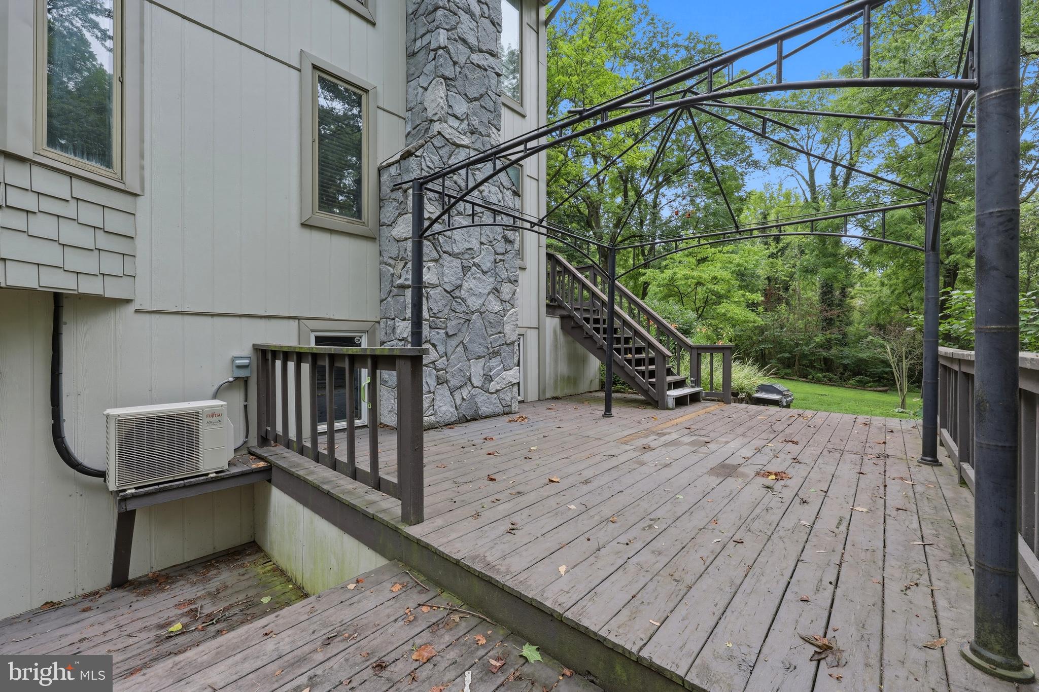 WOODBRIER MANOR - Residential