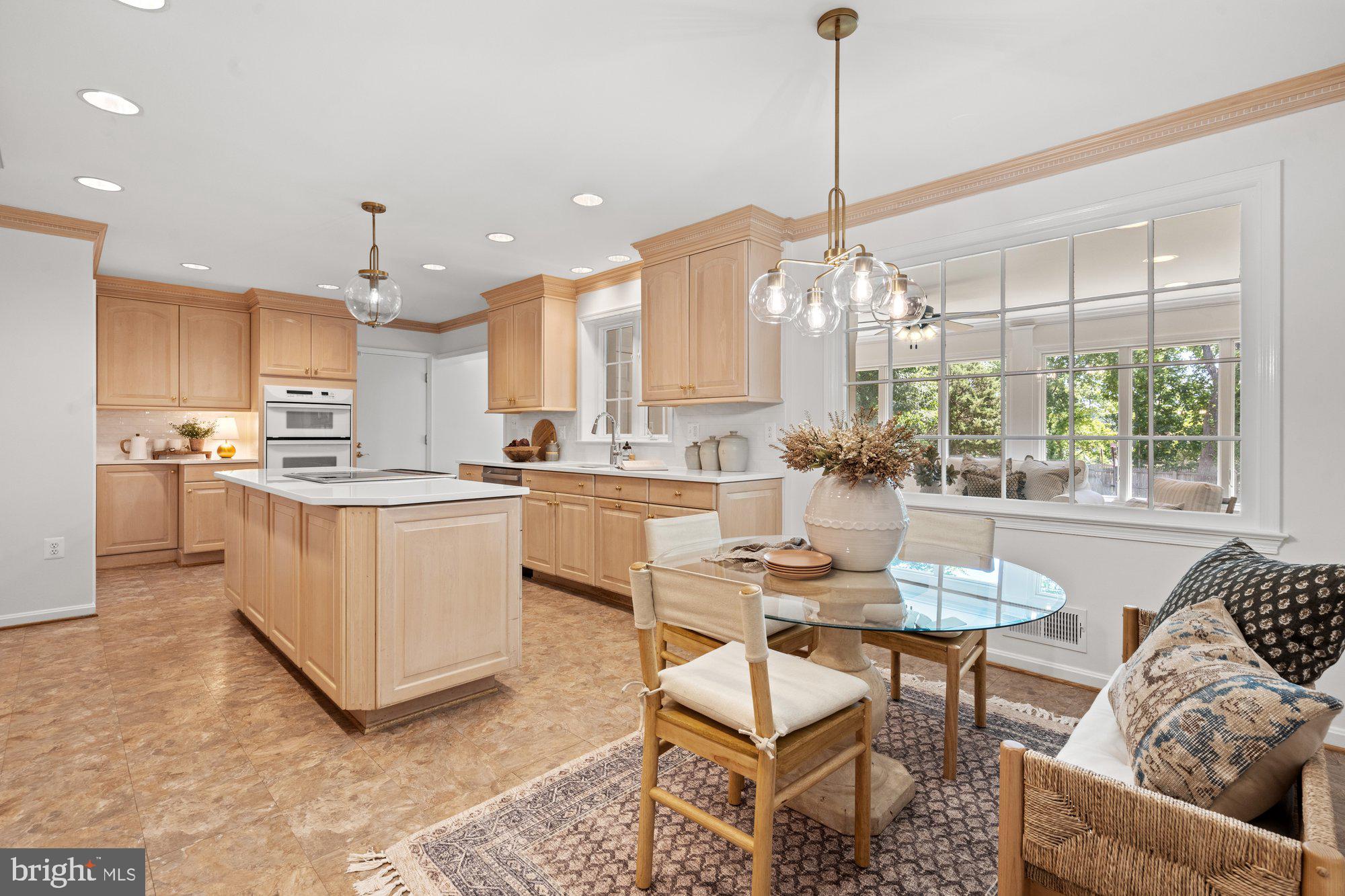 WAYNEWOOD - Residential