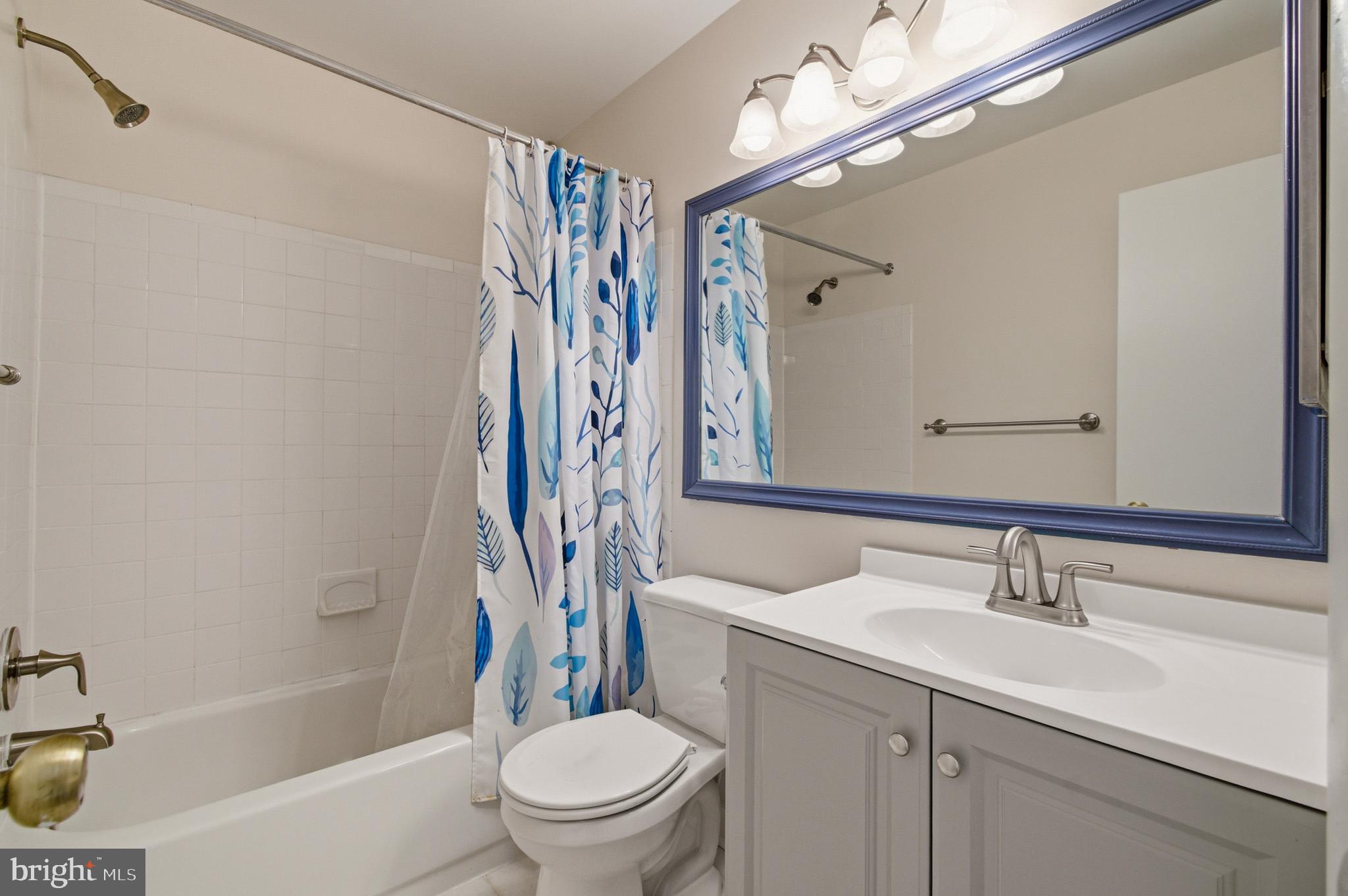 HOMELAND VILLAGE - Residential Lease