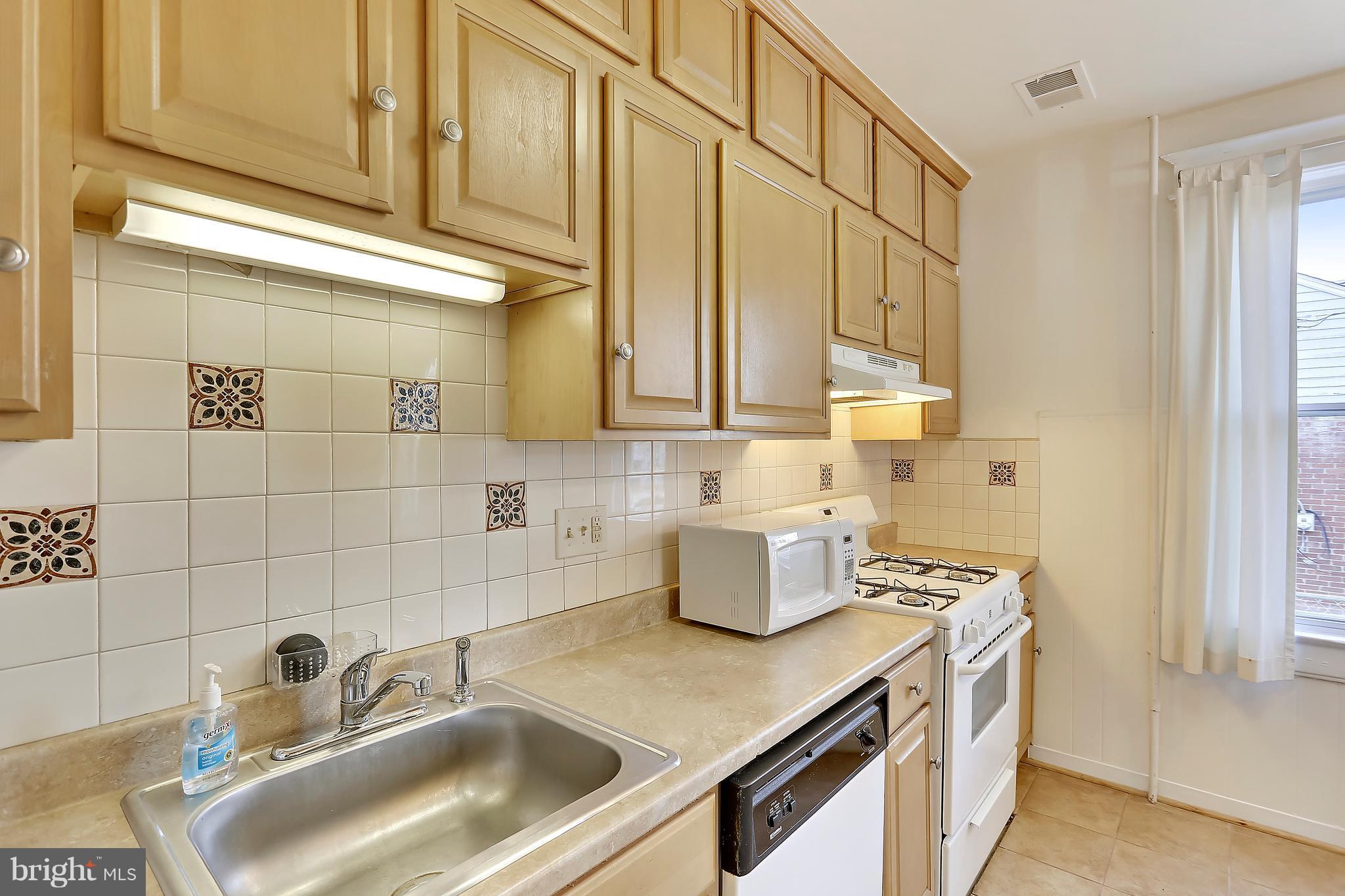 TUXEDO- PRYORS ADDN - Residential