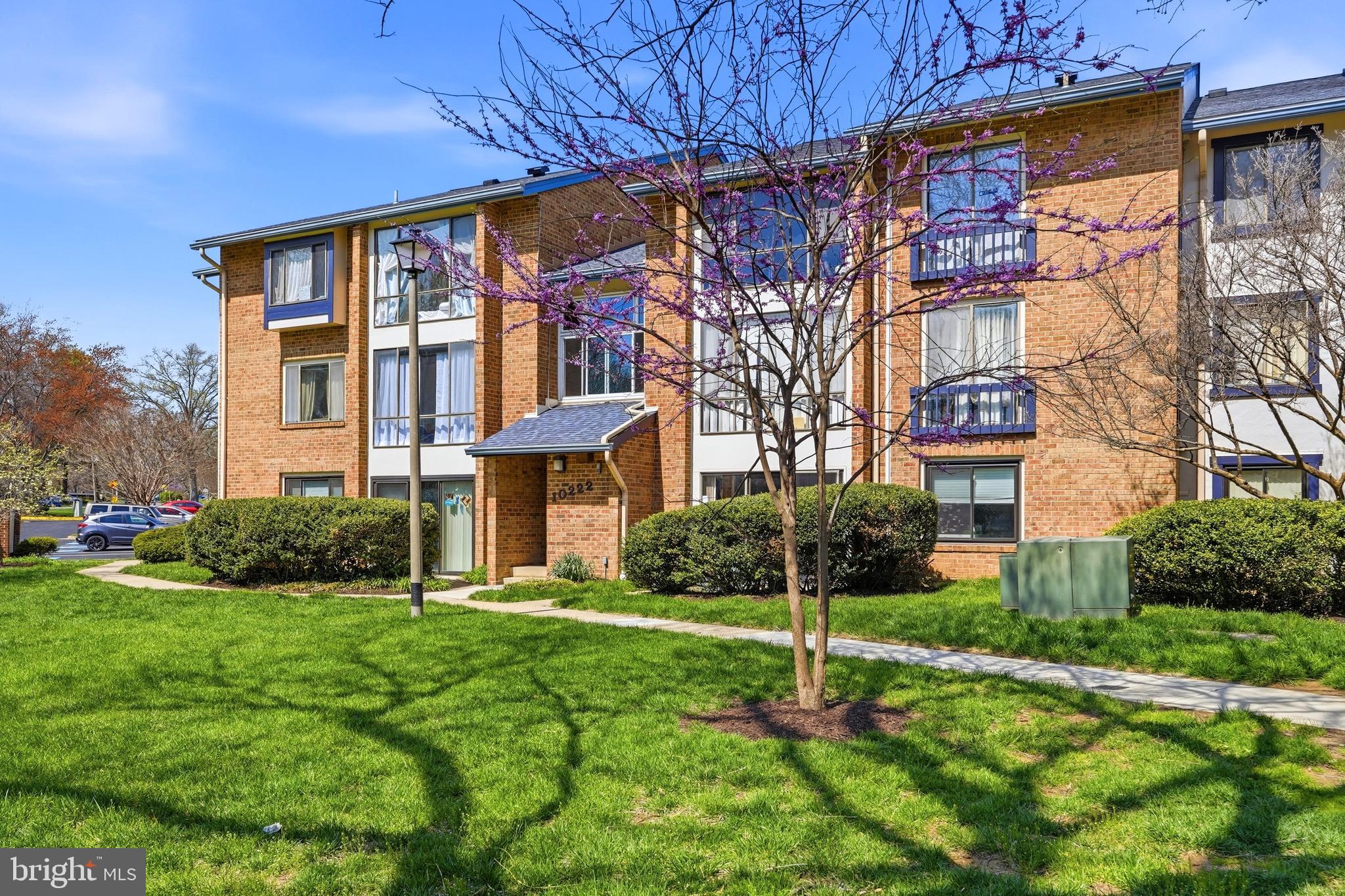 **BEST BUY in Oakton/Vienna**Fully renovated, large 1 bedroom + office/den, w/ private patio in super convenient Vistas of Vienna!  A tiled foyer w/ coat closet greets guests.  Dark wood floors cover all living spaces, perfectly complemented by neutral grey walls throughout.  The eat-in kitchen boasts quartz countertops, a charming penny tile backsplash, shaker cabinets, and stainless appliances.  The floorplan is open, yet clearly defines both a dedicated dining area and overly spacious living room.  Enjoy a cocktail on the patio through a newly installed separate lockable sliding door entrance.  This is a wonderful place to relax outdoors, yet provide privacy, encapsulated by mature landscaping/bushes.  Modernity continues in the bath, featuring a walk-in shower w/ a hefty frameless glass shower door and Spanish tile floor.  The bedroom can accommodate a king bed with ease and has a versatile walk-in closet.  Don't miss the handy den/office area, a perfect home workspace.! Vistas residents enjoy a wonderful community pool, tennis courts, and plenty of green space.  **HVAC 2018, HW Heater 2018** This unit truly needs nothing but a new owner; don't miss this one!