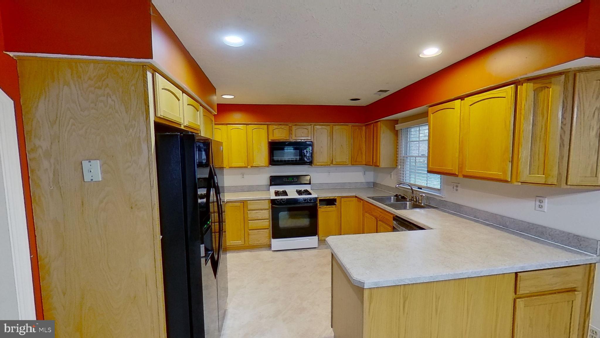 ST CHARLES SUB - DORCHESTER - Residential Lease