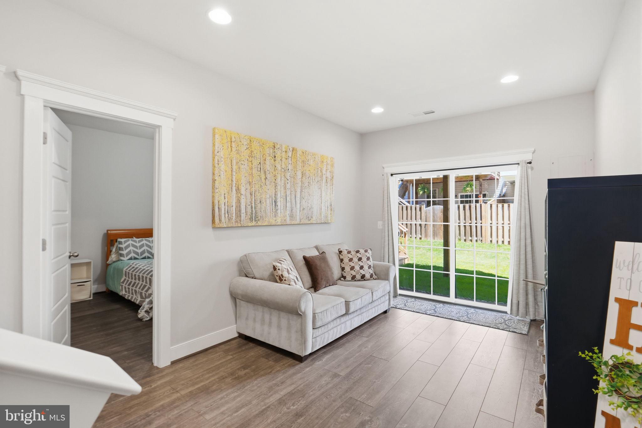 MAYFAIR - Residential