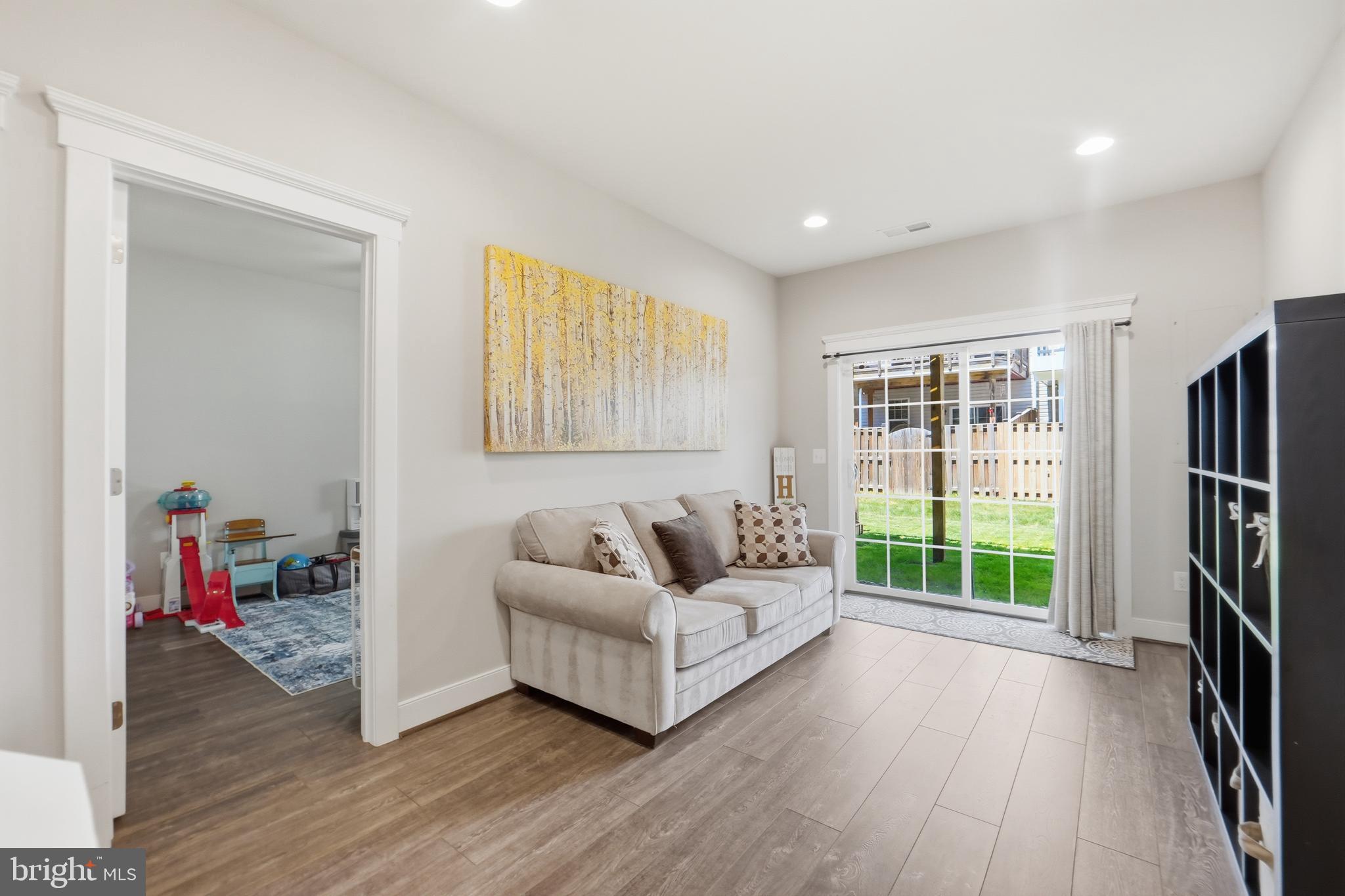 MAYFAIR - Residential
