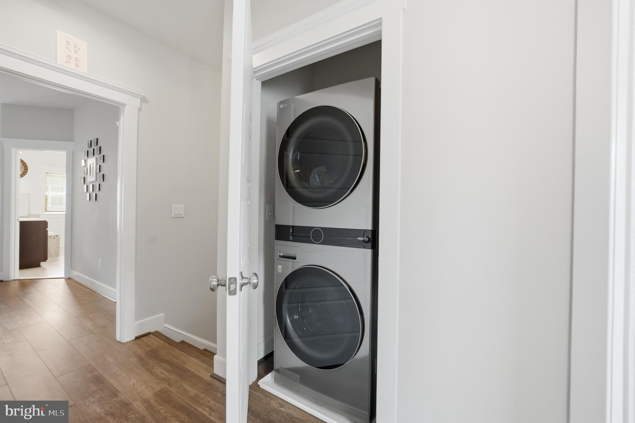 MAYFAIR - Residential