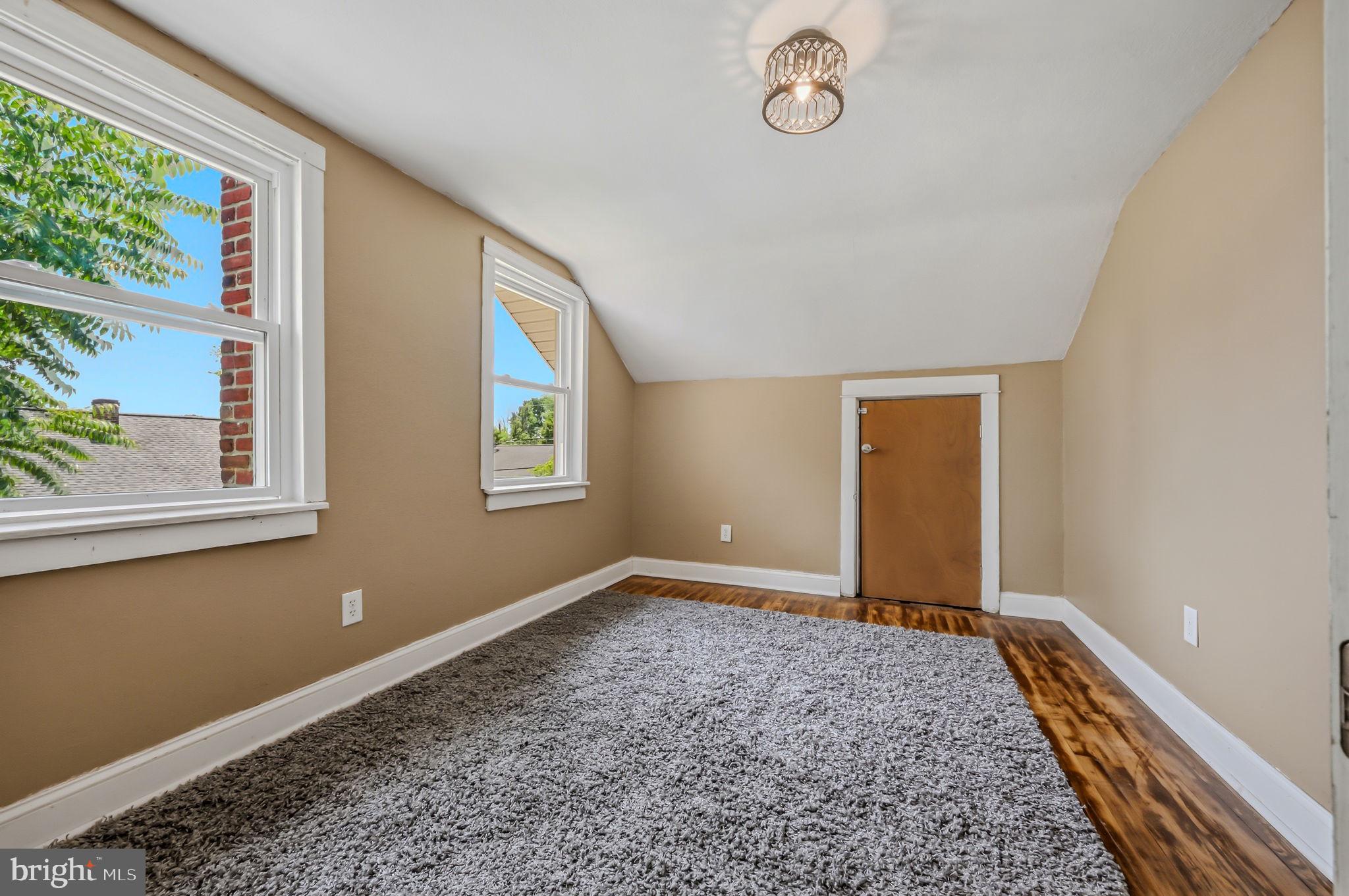 HOLLOWAY TERRACE - Residential