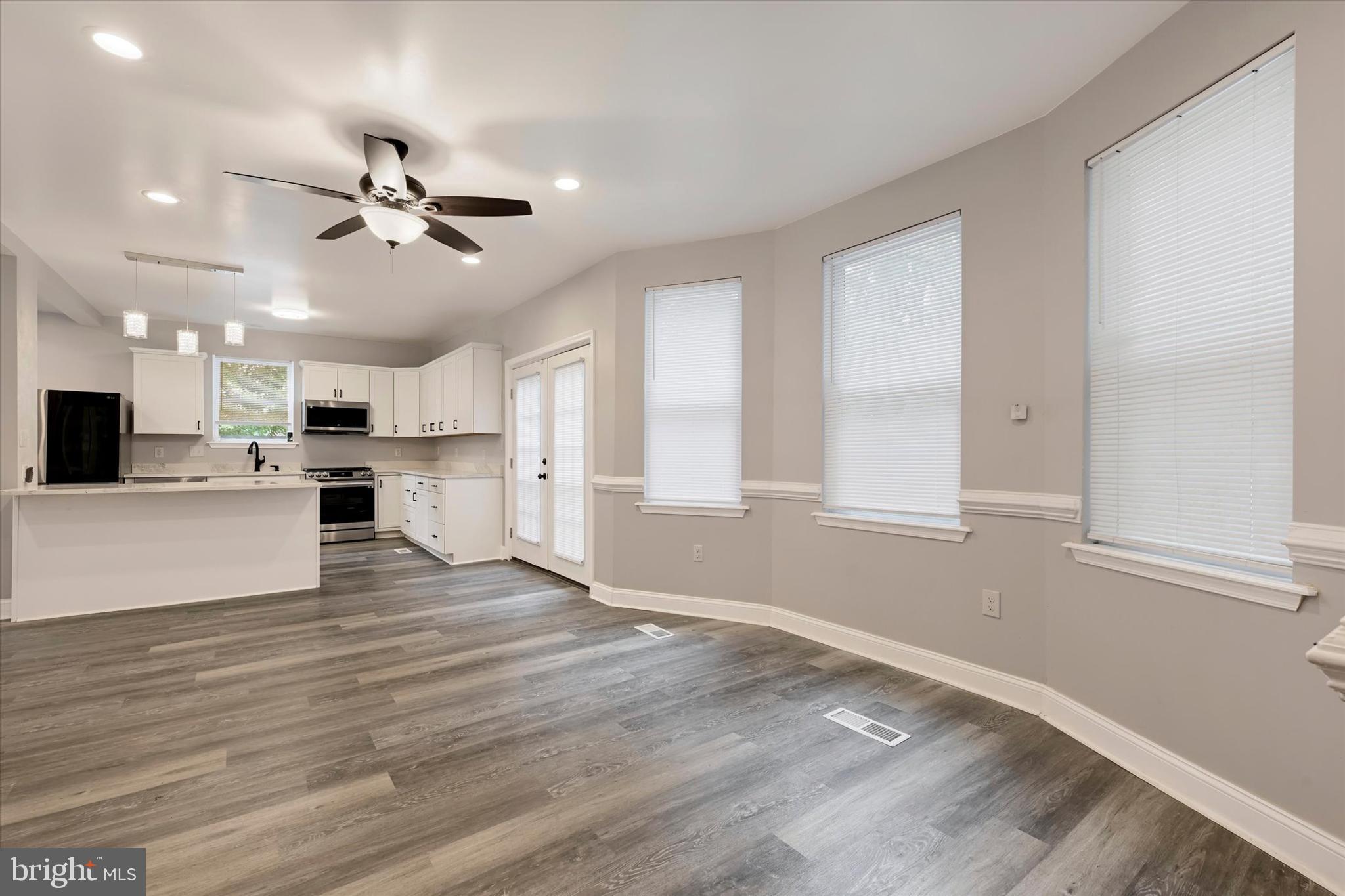 WINDSOR HILLS - Residential