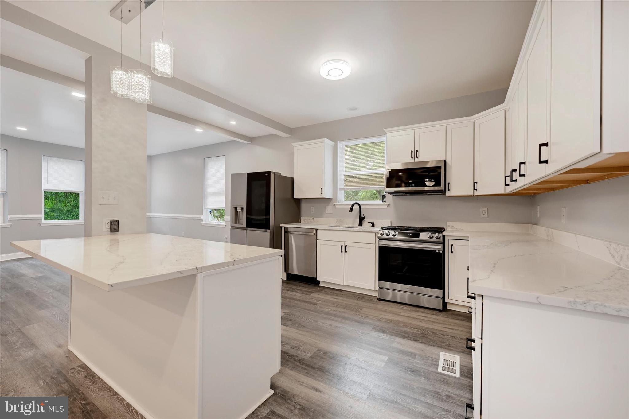WINDSOR HILLS - Residential