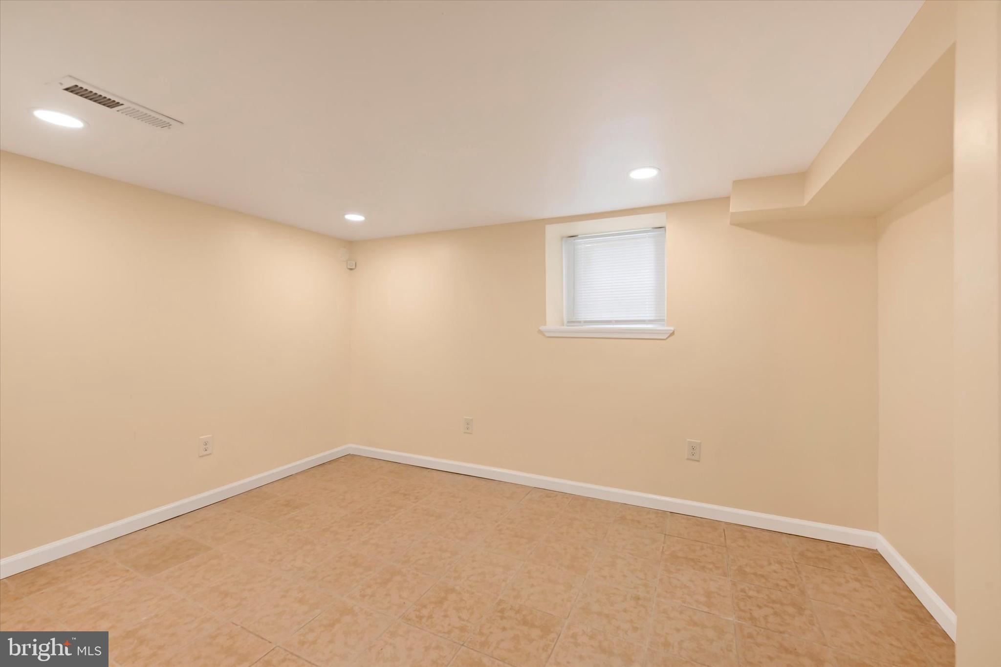 WINDSOR HILLS - Residential