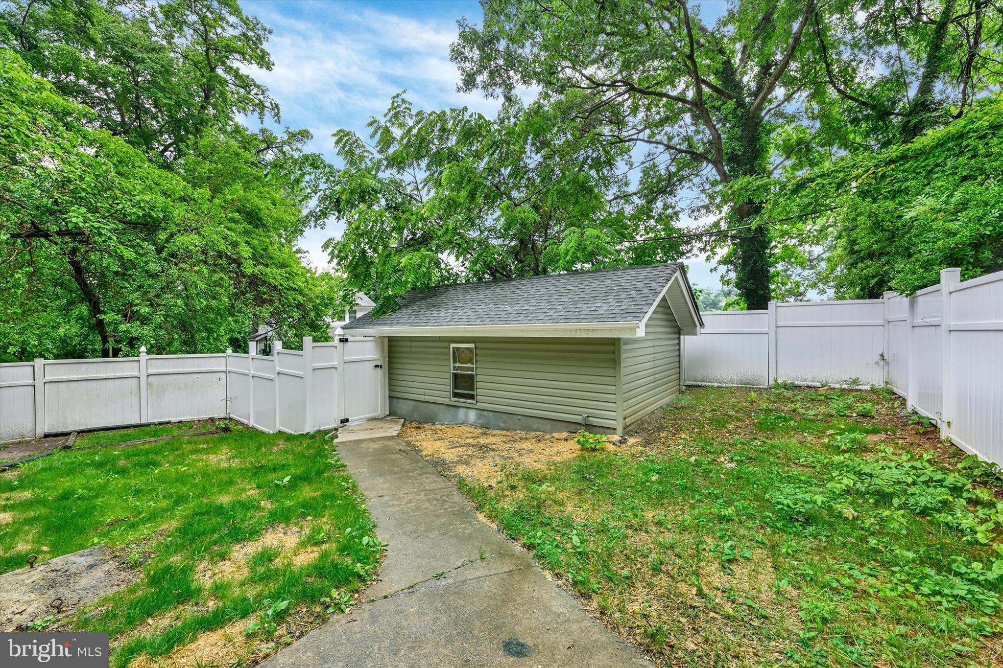 WINDSOR HILLS - Residential