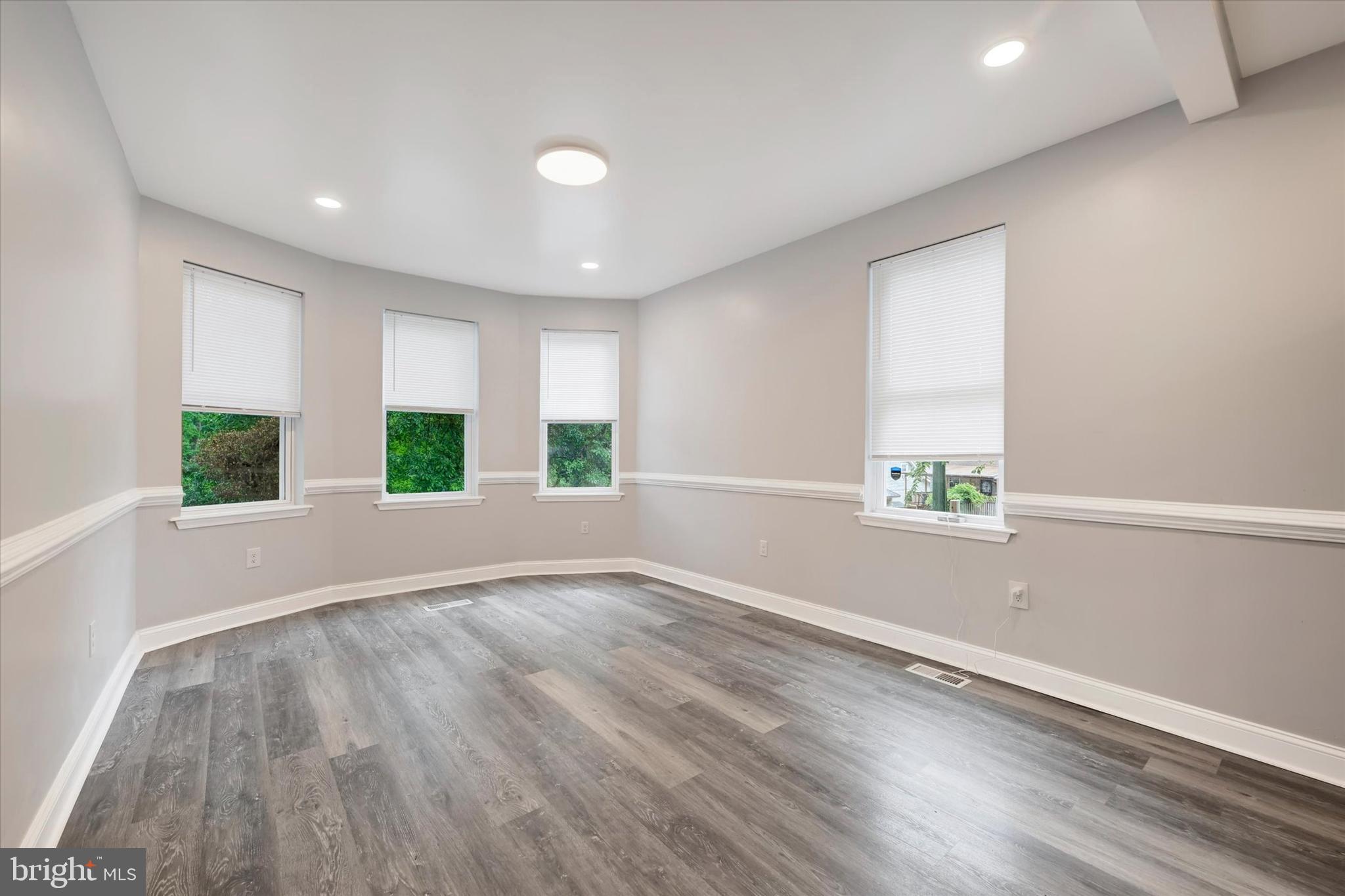 WINDSOR HILLS - Residential