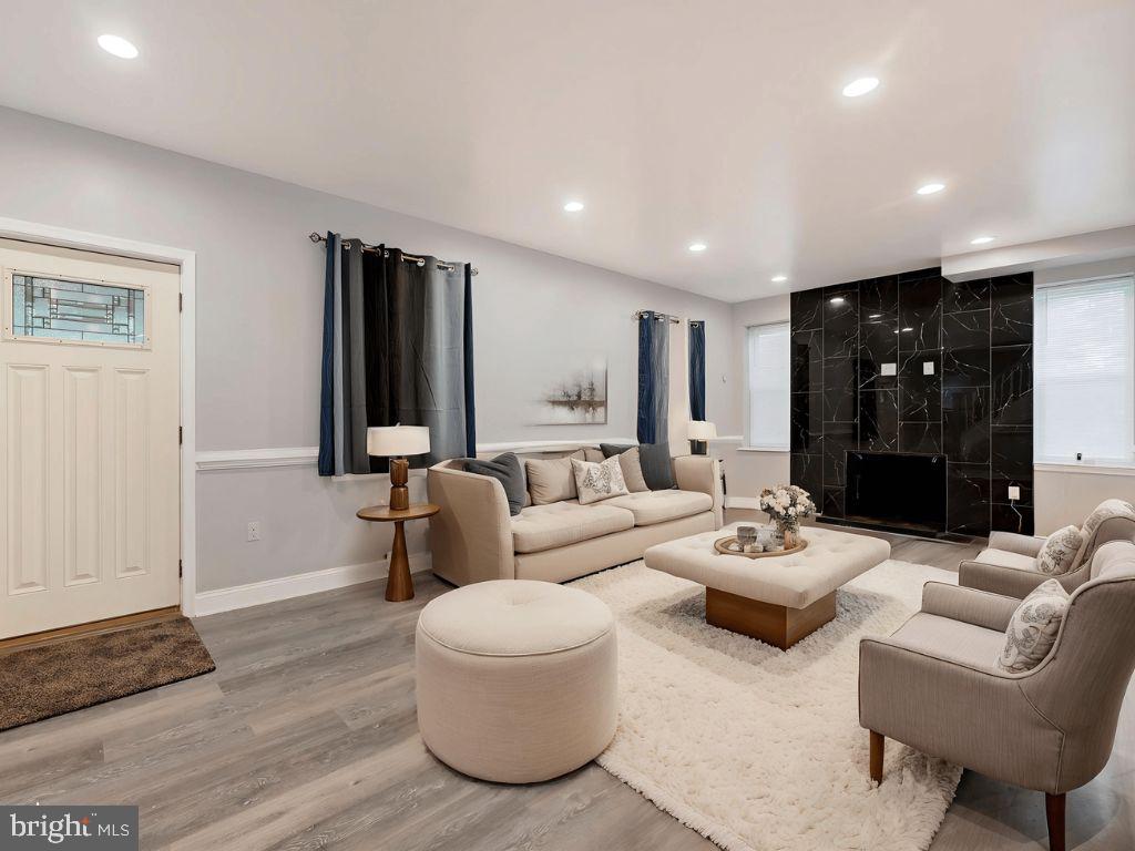 WINDSOR HILLS - Residential