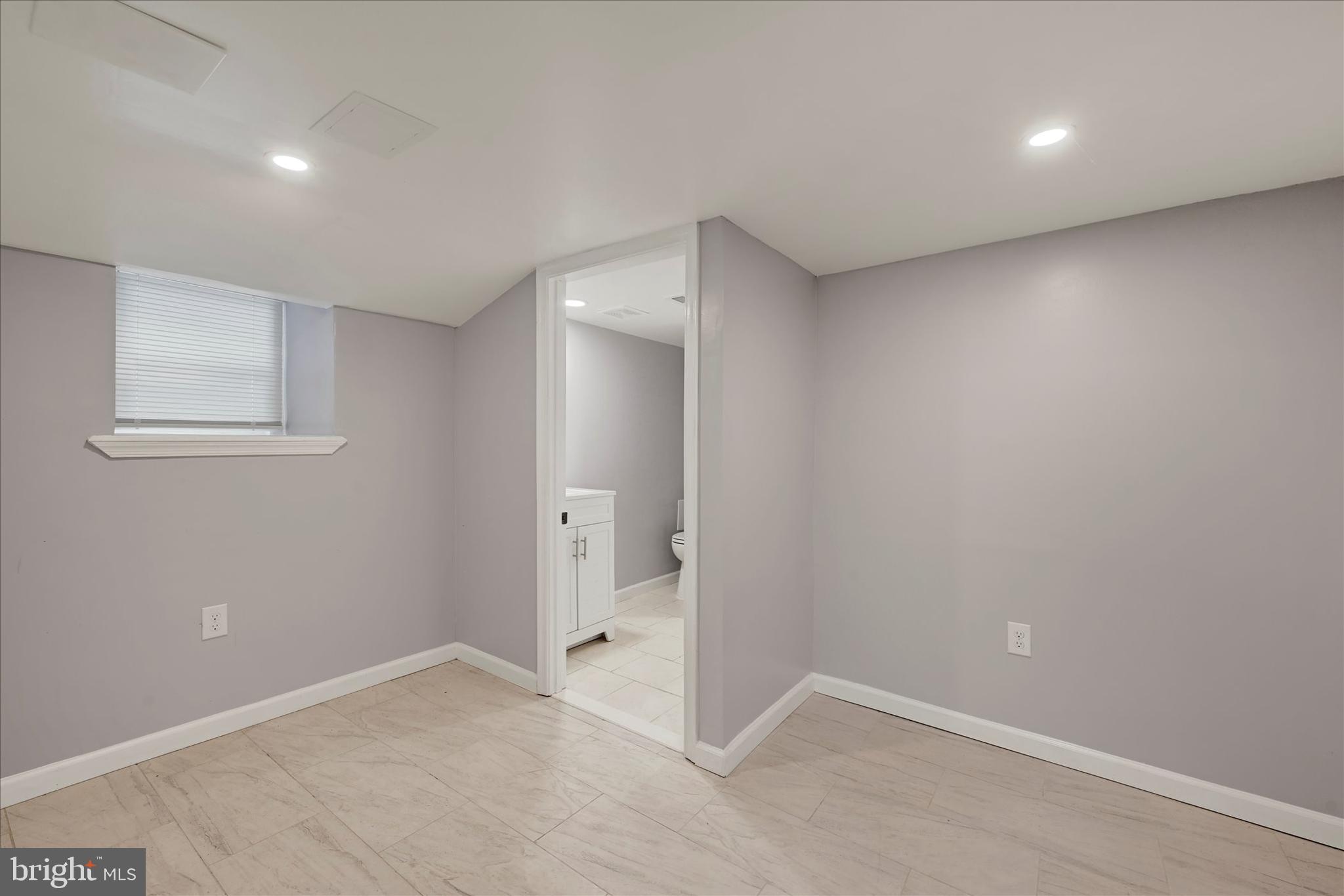 WINDSOR HILLS - Residential