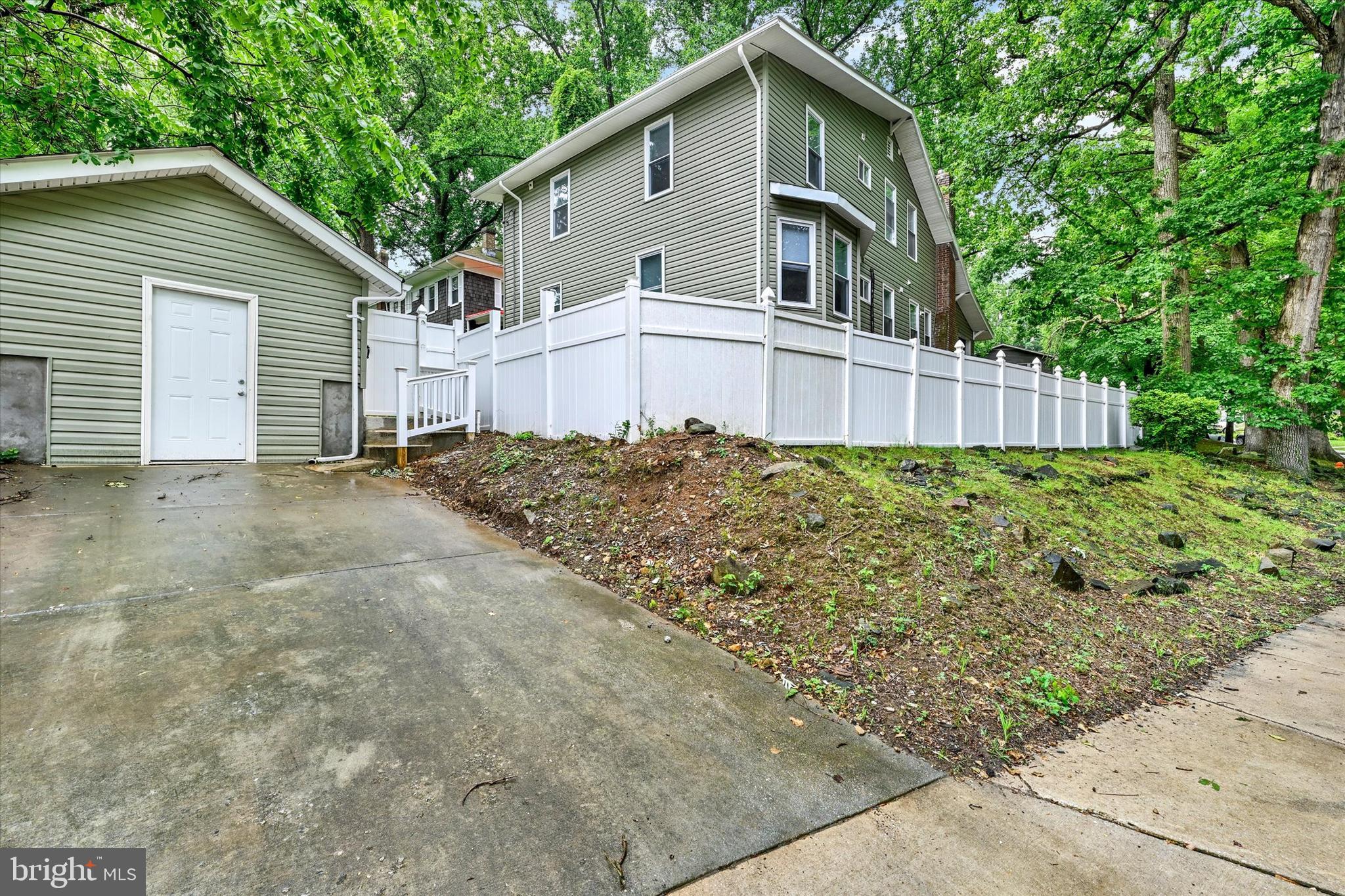 WINDSOR HILLS - Residential