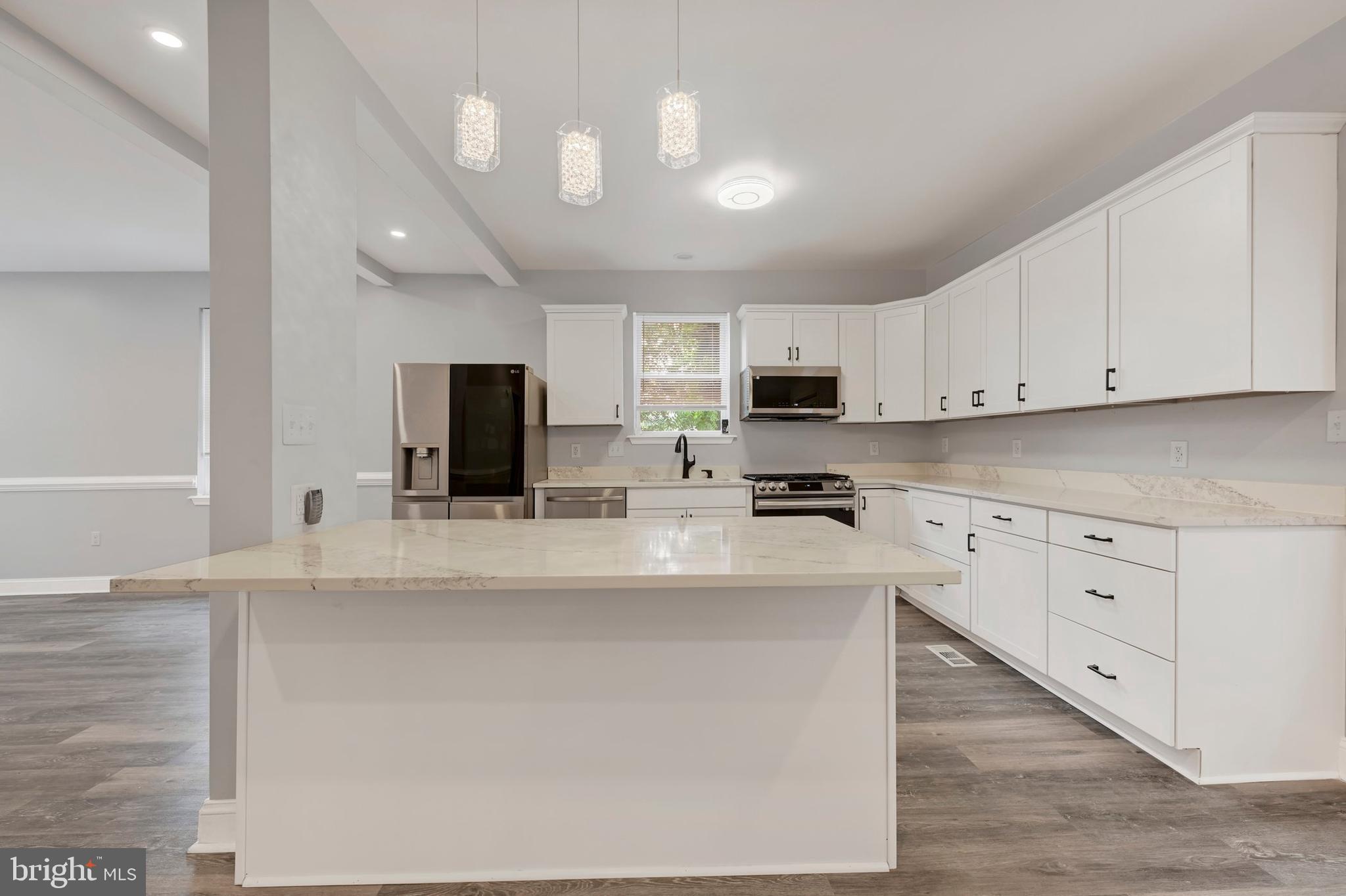 WINDSOR HILLS - Residential